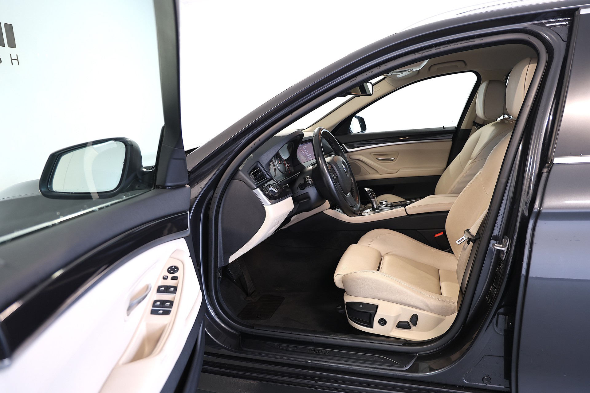 BMW 520d Touring Steptronic-image-7