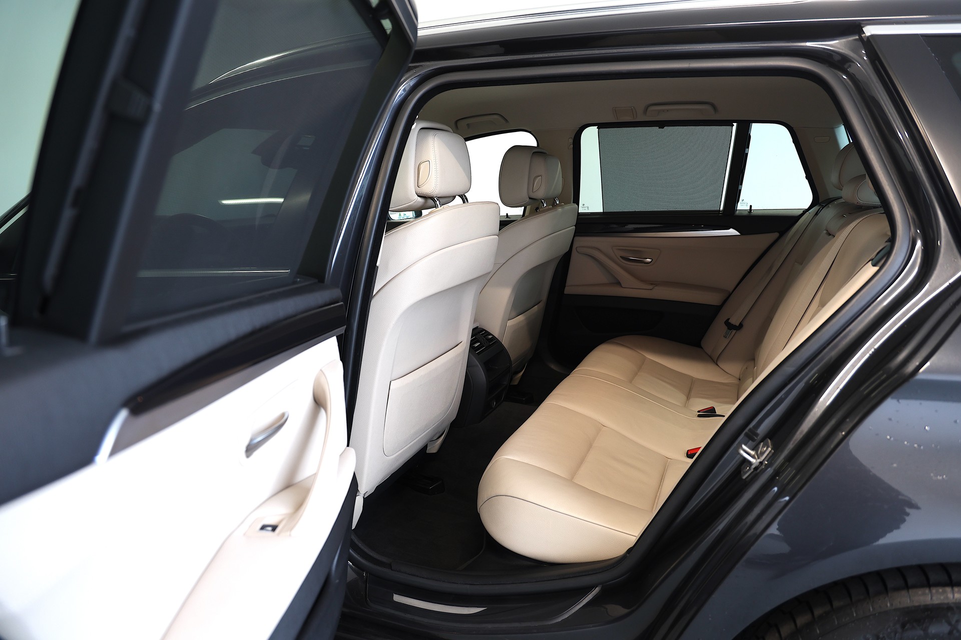 BMW 520d Touring Steptronic-image-16