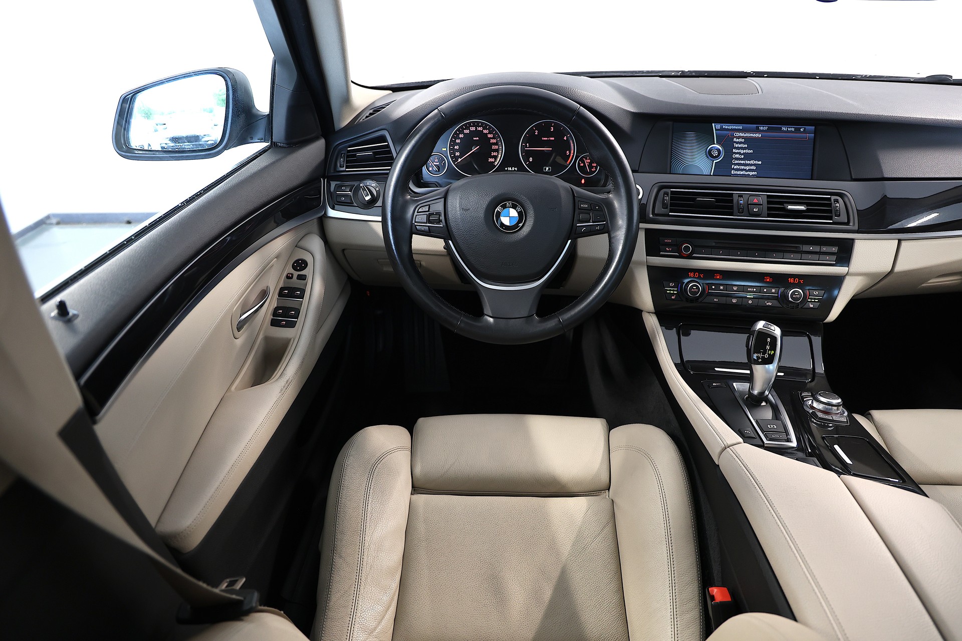BMW 520d Touring Steptronic-image-10