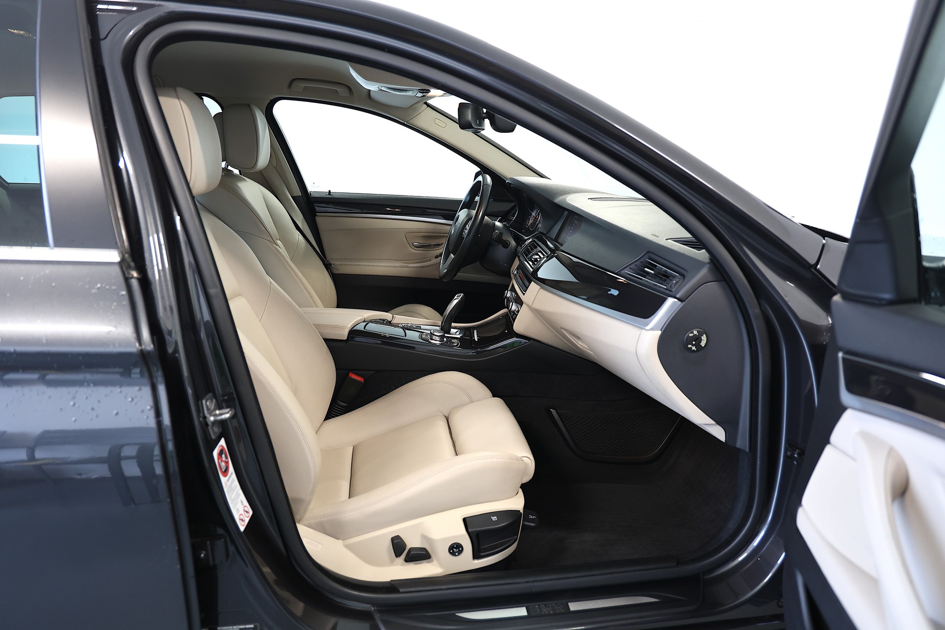 BMW 520d Touring Steptronic-image-13