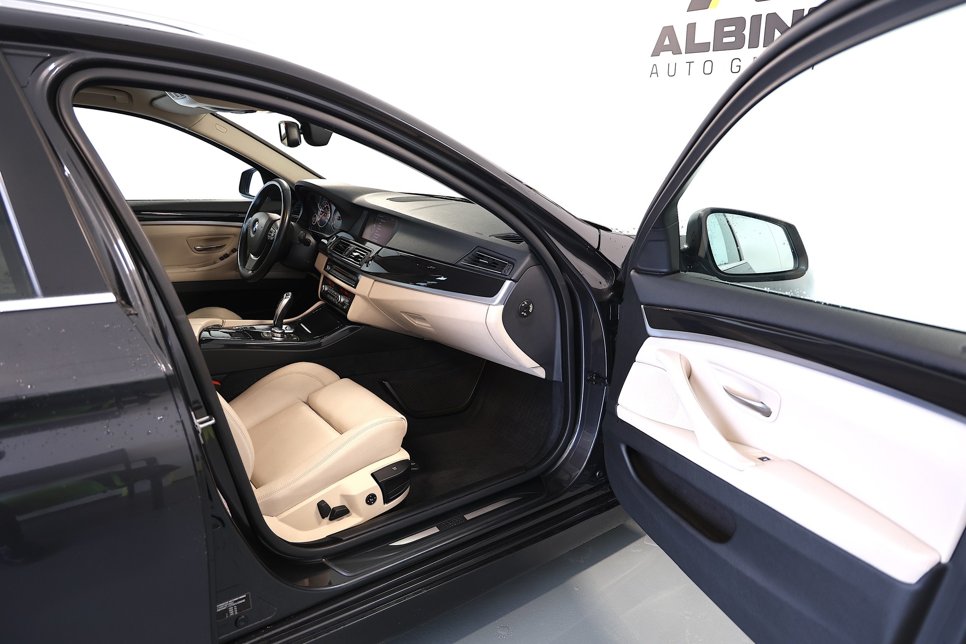 BMW 520d Touring Steptronic-image-12