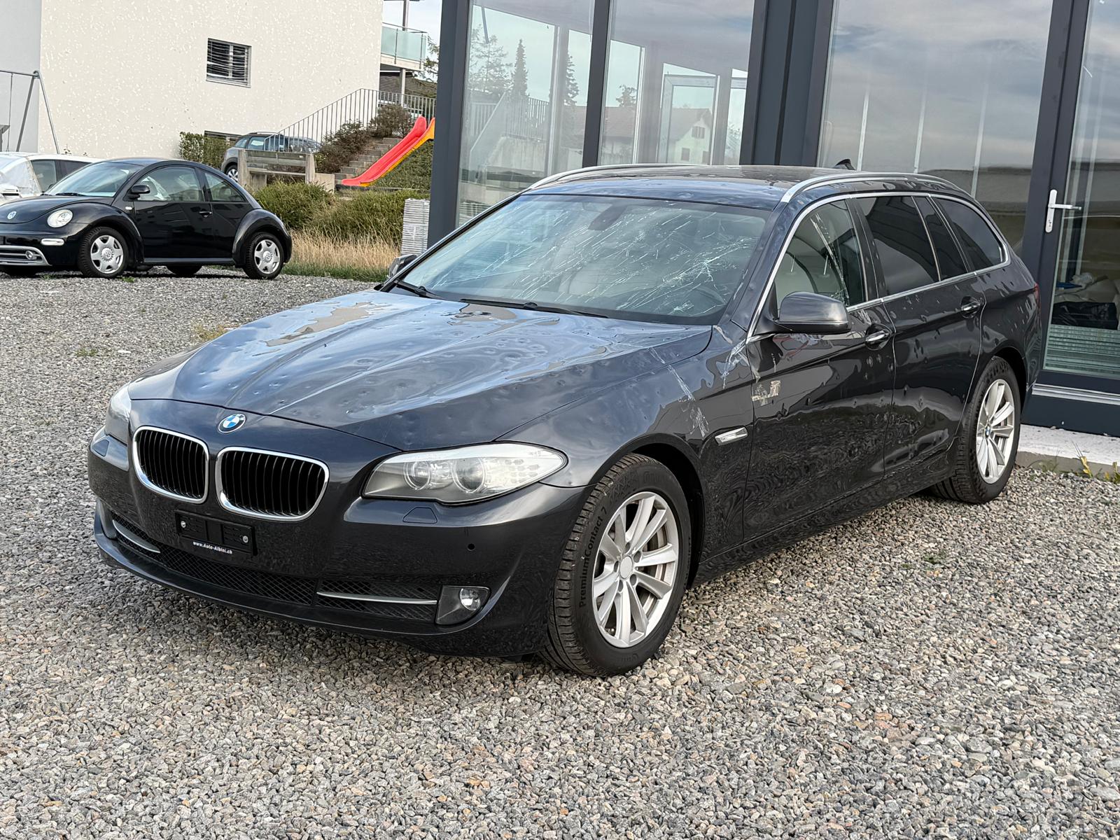 BMW 520d Touring Steptronic *HAGELSCHADEN* **Jetzt nur noch CHF 6'900.- statt CHF 9'900.-**-image-6