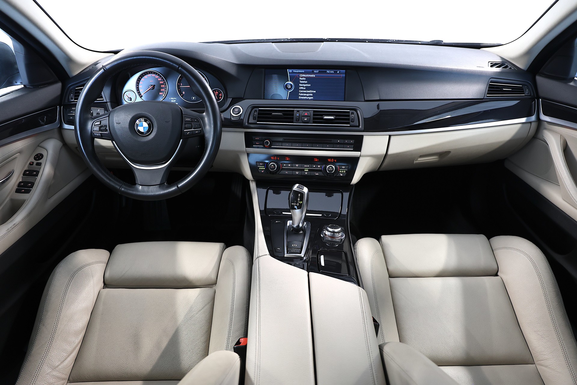 BMW 520d Touring Steptronic-image-11