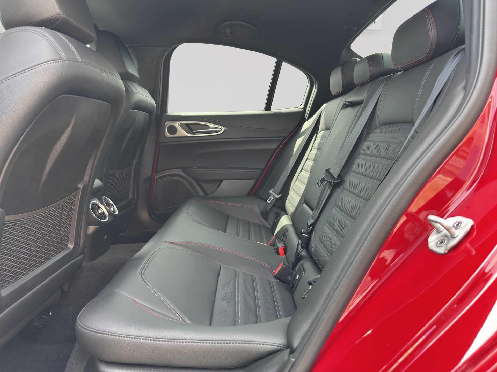 ALFA ROMEO Giulia 2.0 Competizione Q4 AT8-image-7