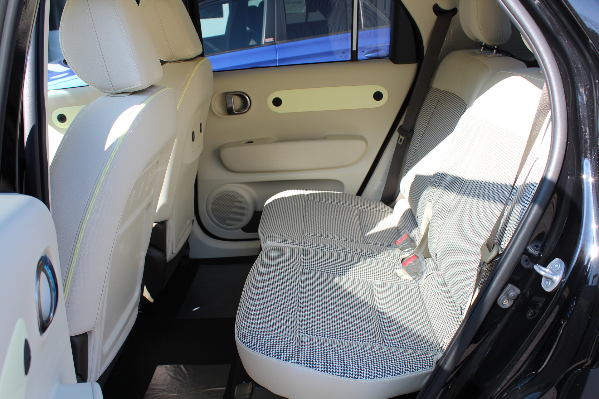 HYUNDAI Inster 49kWh Amplia-image-10