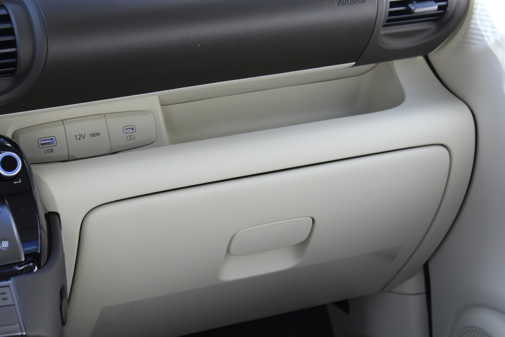 HYUNDAI Inster 49kWh Amplia-image-15
