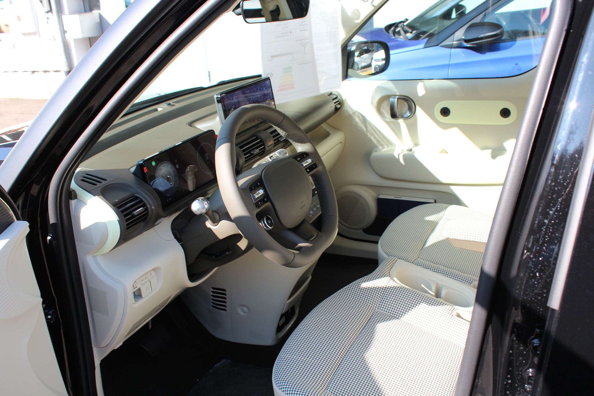 HYUNDAI Inster 49kWh Amplia-image-8