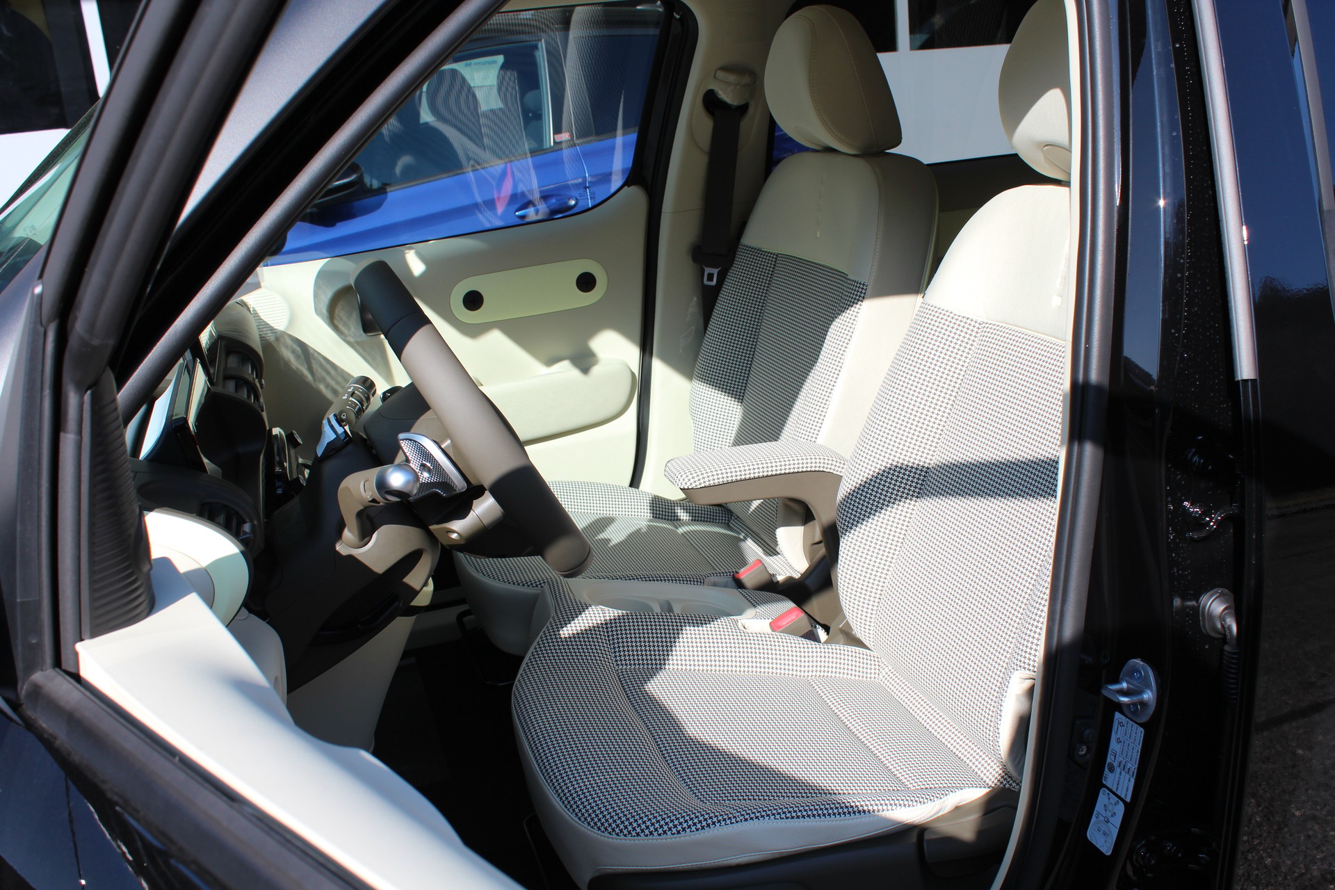 HYUNDAI Inster 49kWh Amplia-image-9