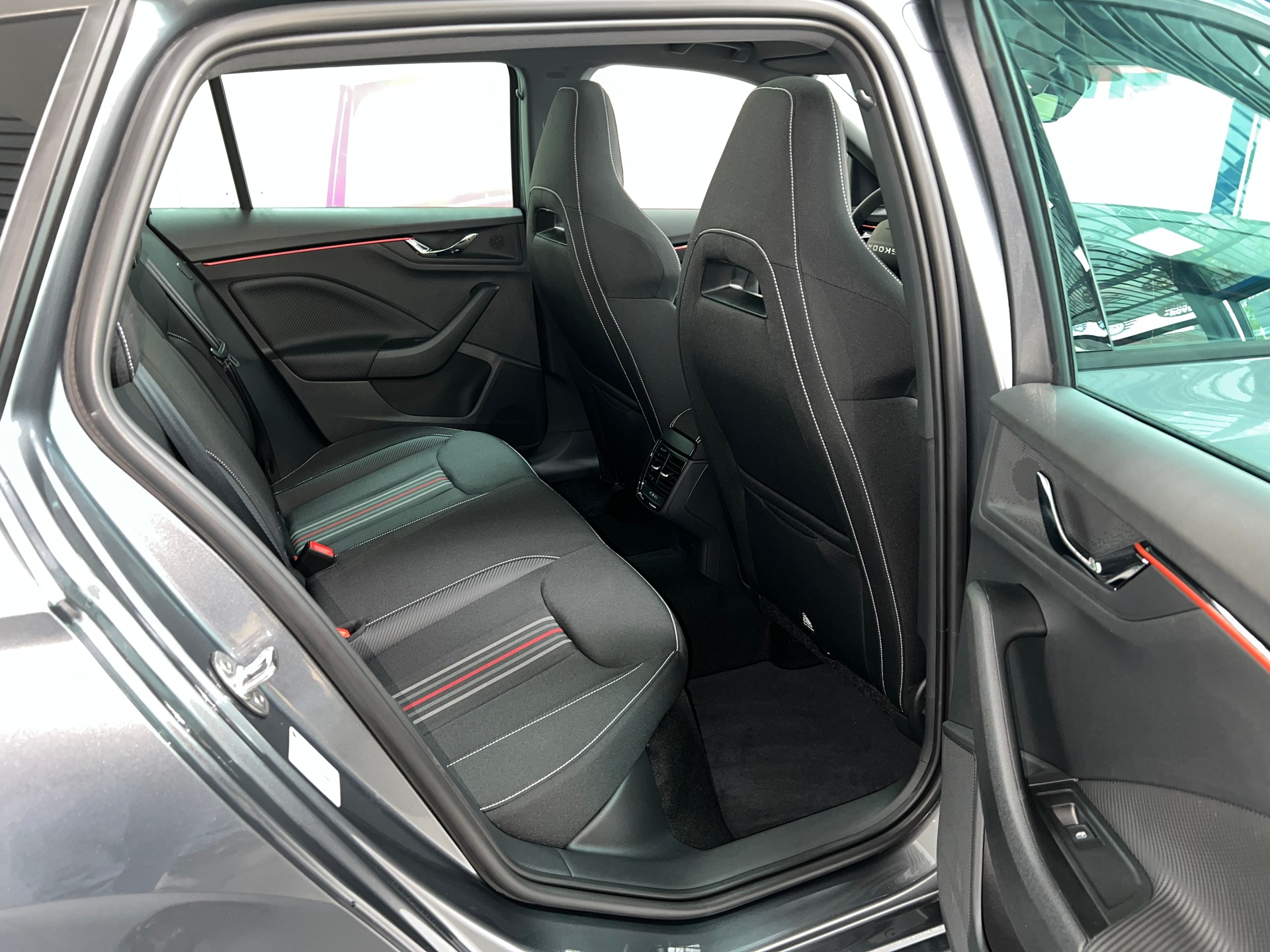 SKODA Scala 1.5 TSI Monte Carlo DSG-image-5