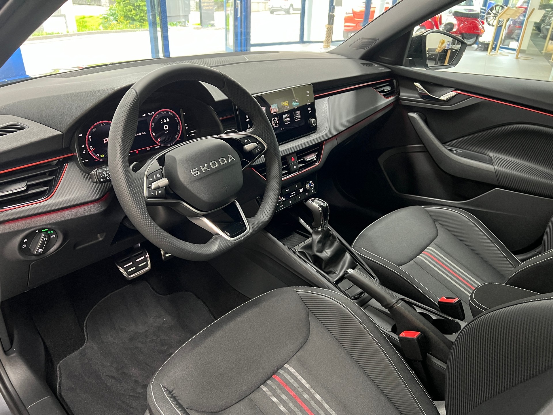 SKODA Scala 1.5 TSI Monte Carlo DSG-image-14