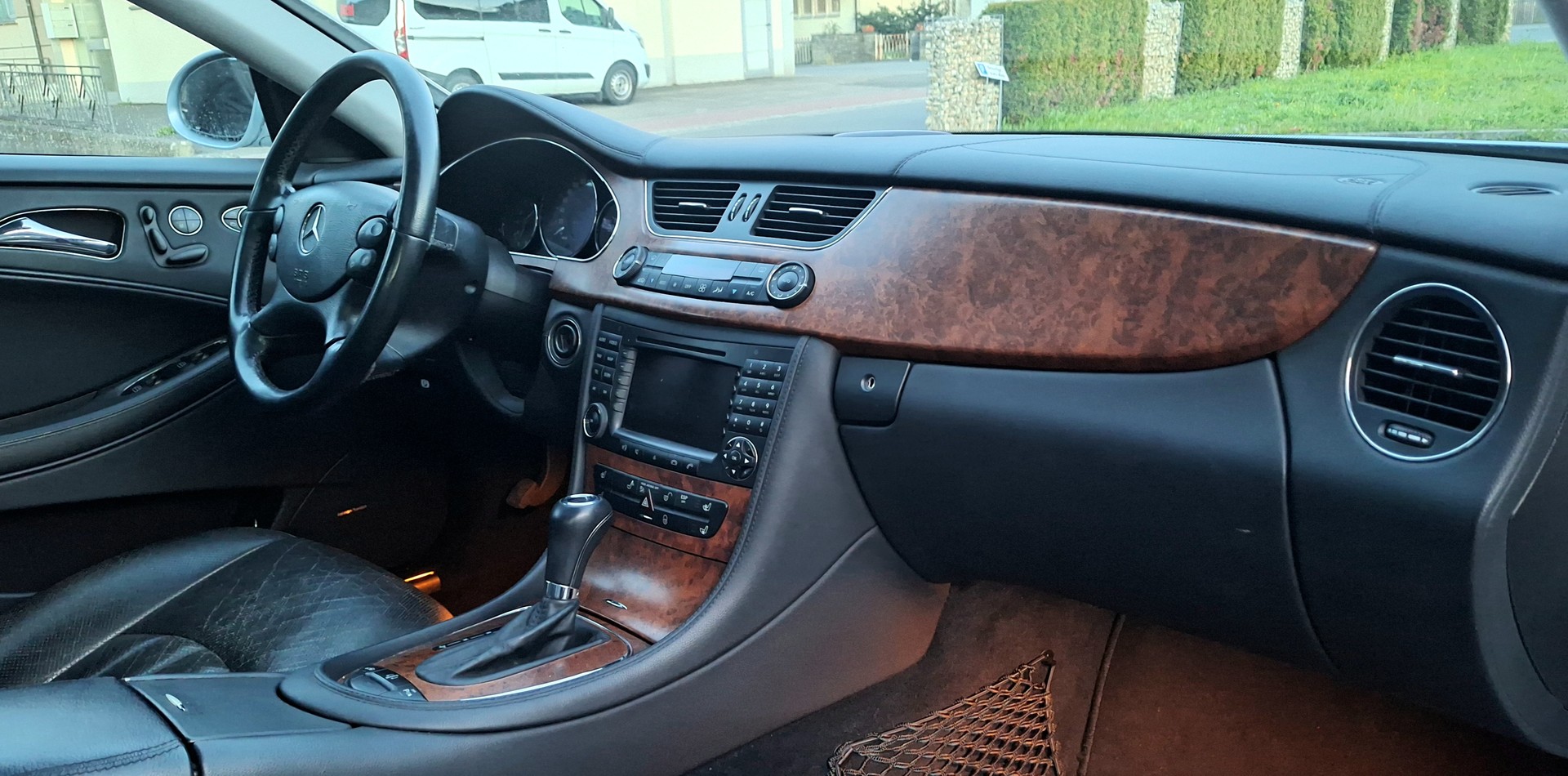 MERCEDES-BENZ CLS 350 CGI 7G-Tronic-image-7