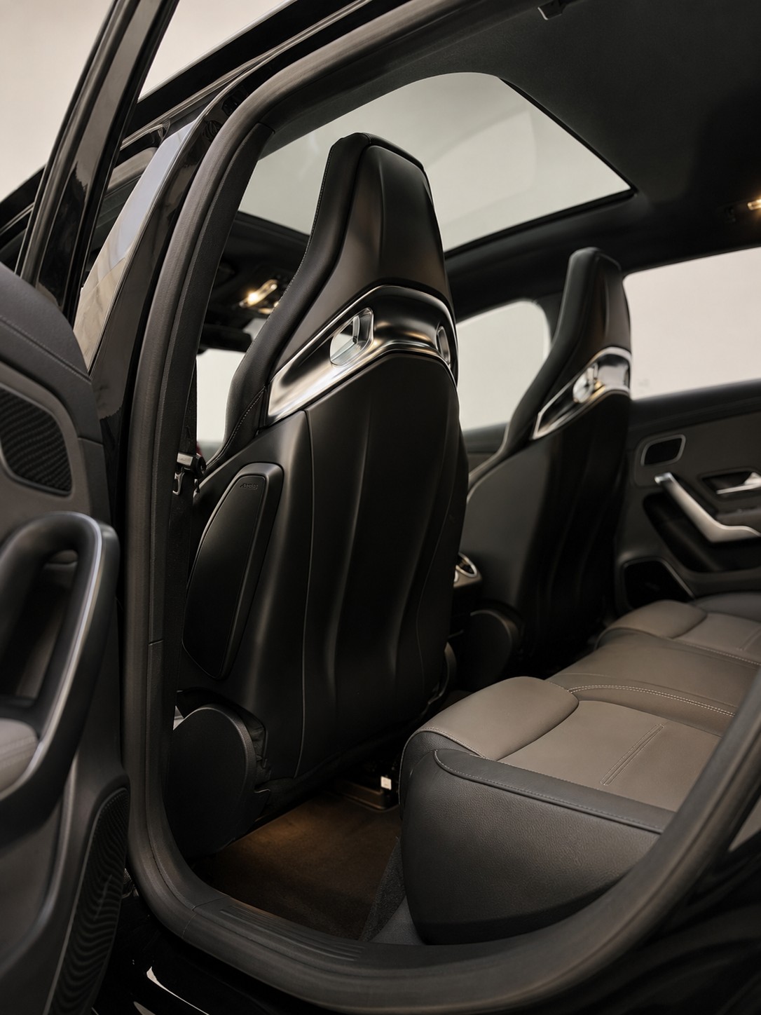 MERCEDES-BENZ A 35 AMG 4Matic Speedshift Black Performance-image-10