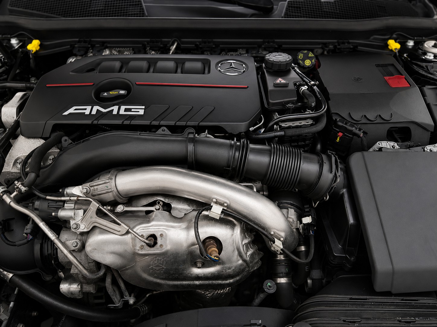 MERCEDES-BENZ A 35 AMG 4Matic Speedshift Black Performance-image-11