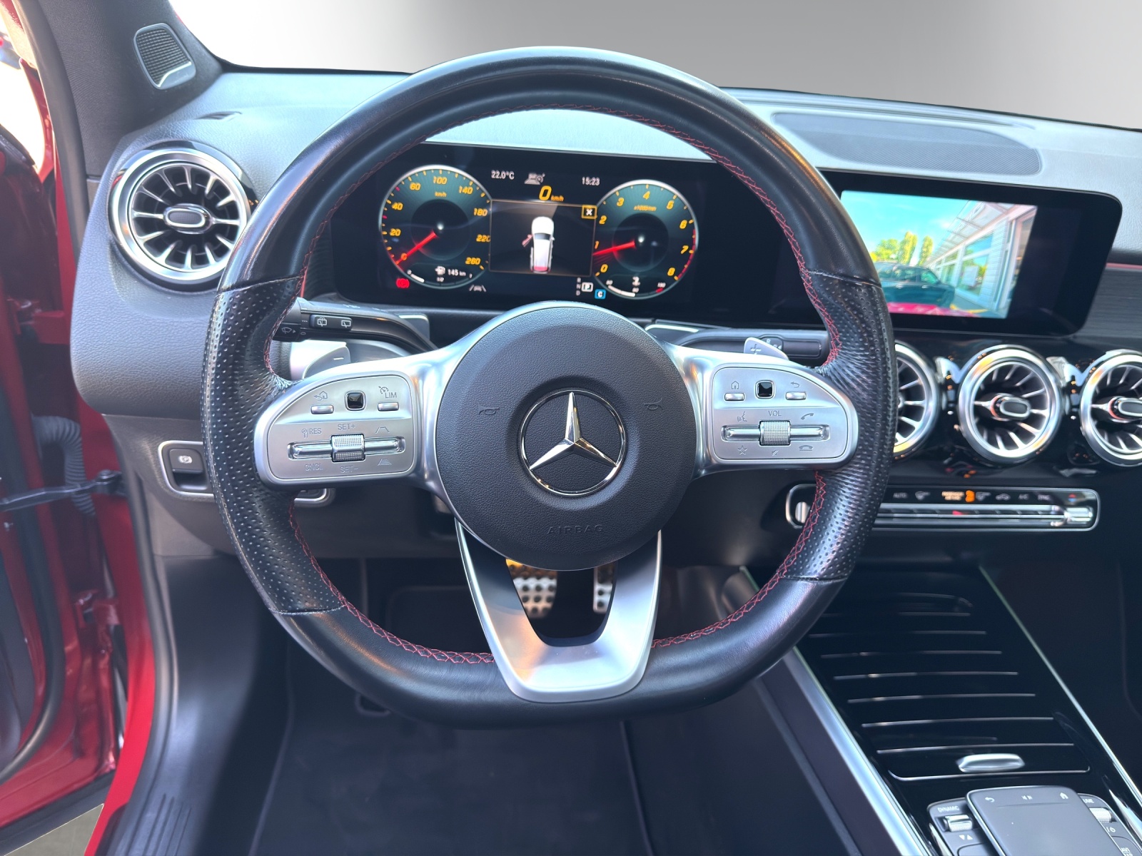 MERCEDES-BENZ GLB 250 4Matic AMG Line 8G-Tronic-image-14