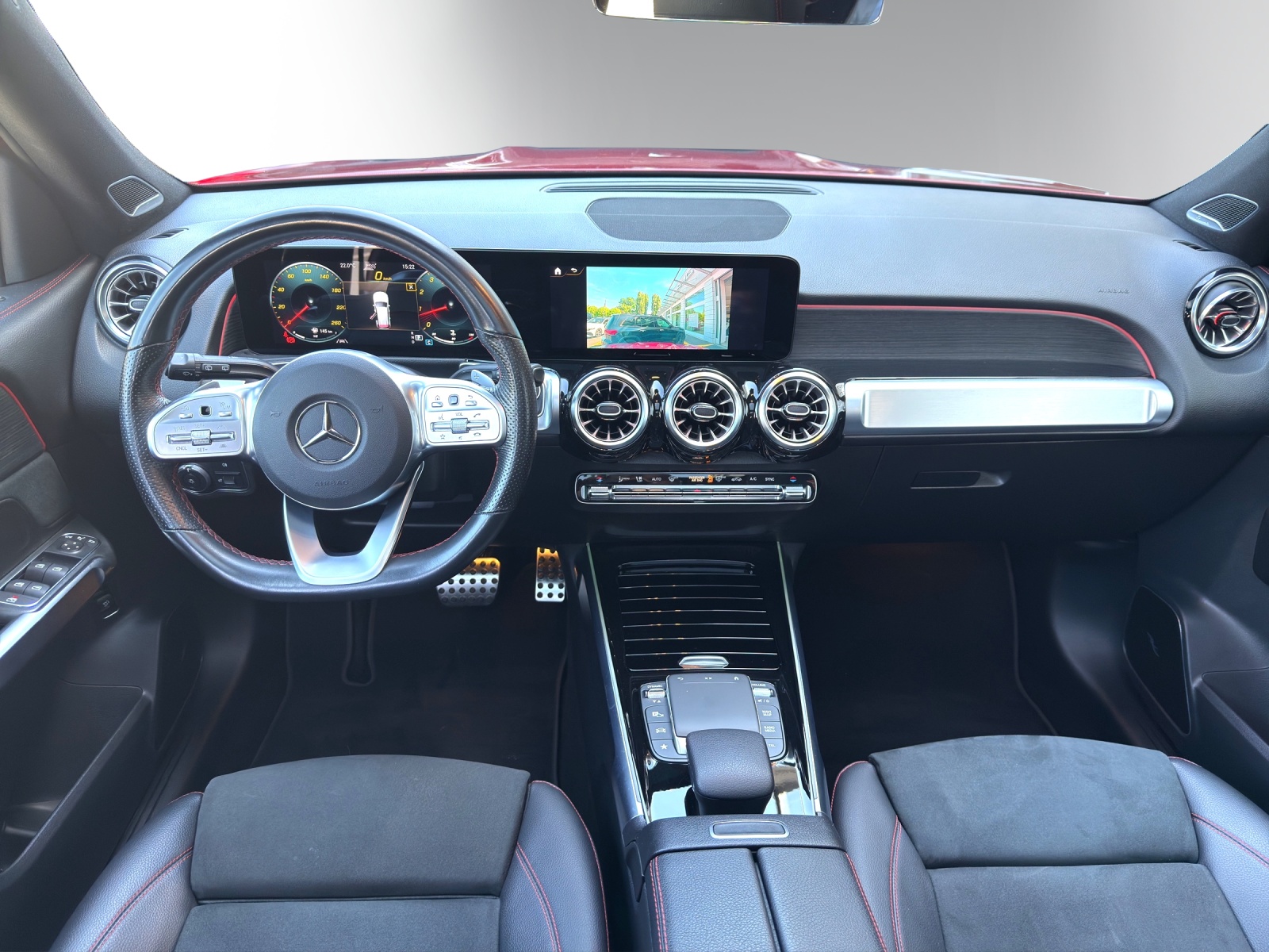MERCEDES-BENZ GLB 250 4Matic AMG Line 8G-Tronic-image-12