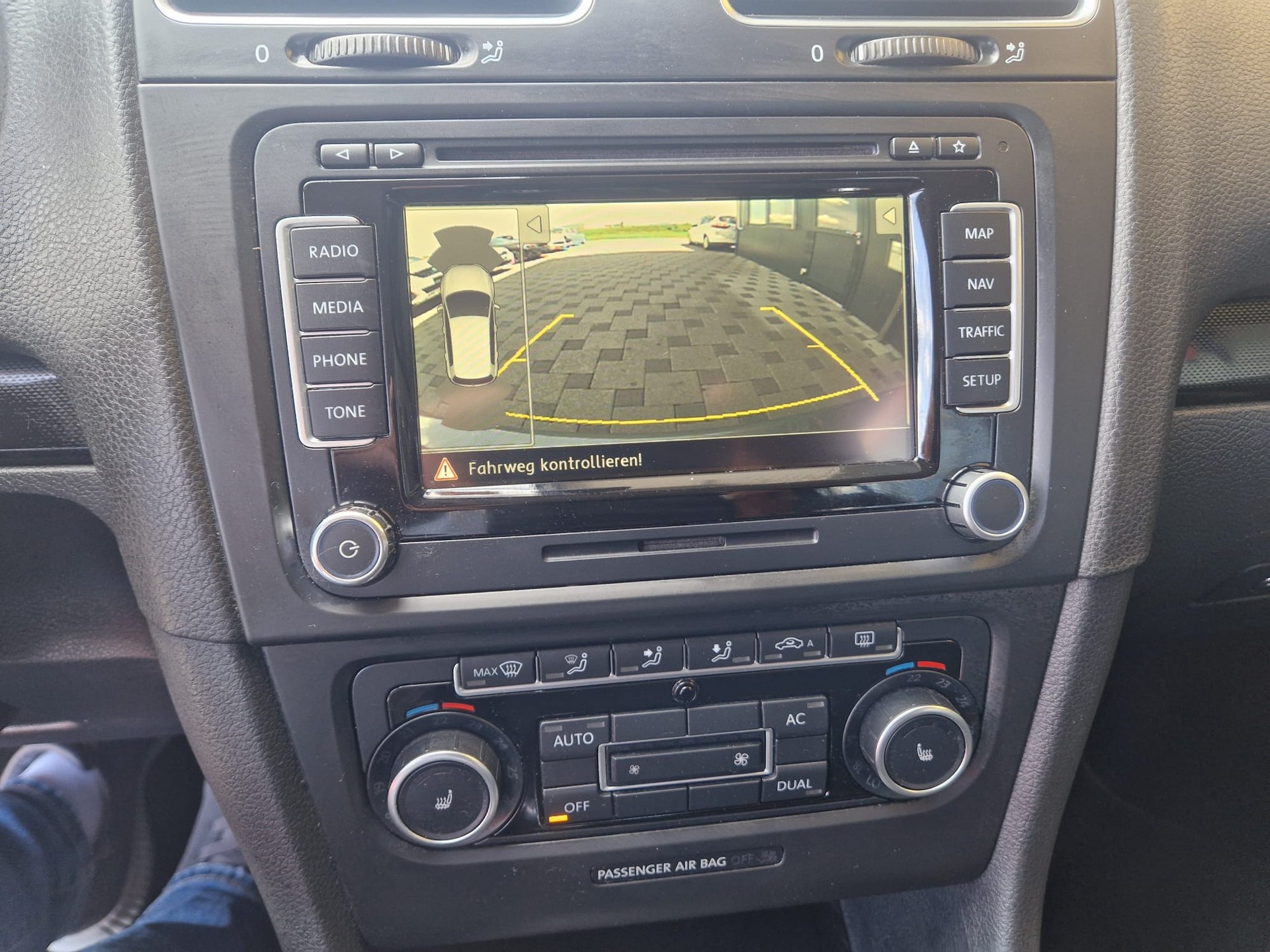 VW Golf 1.2 TSI BlueMotion Technology Team-image-9
