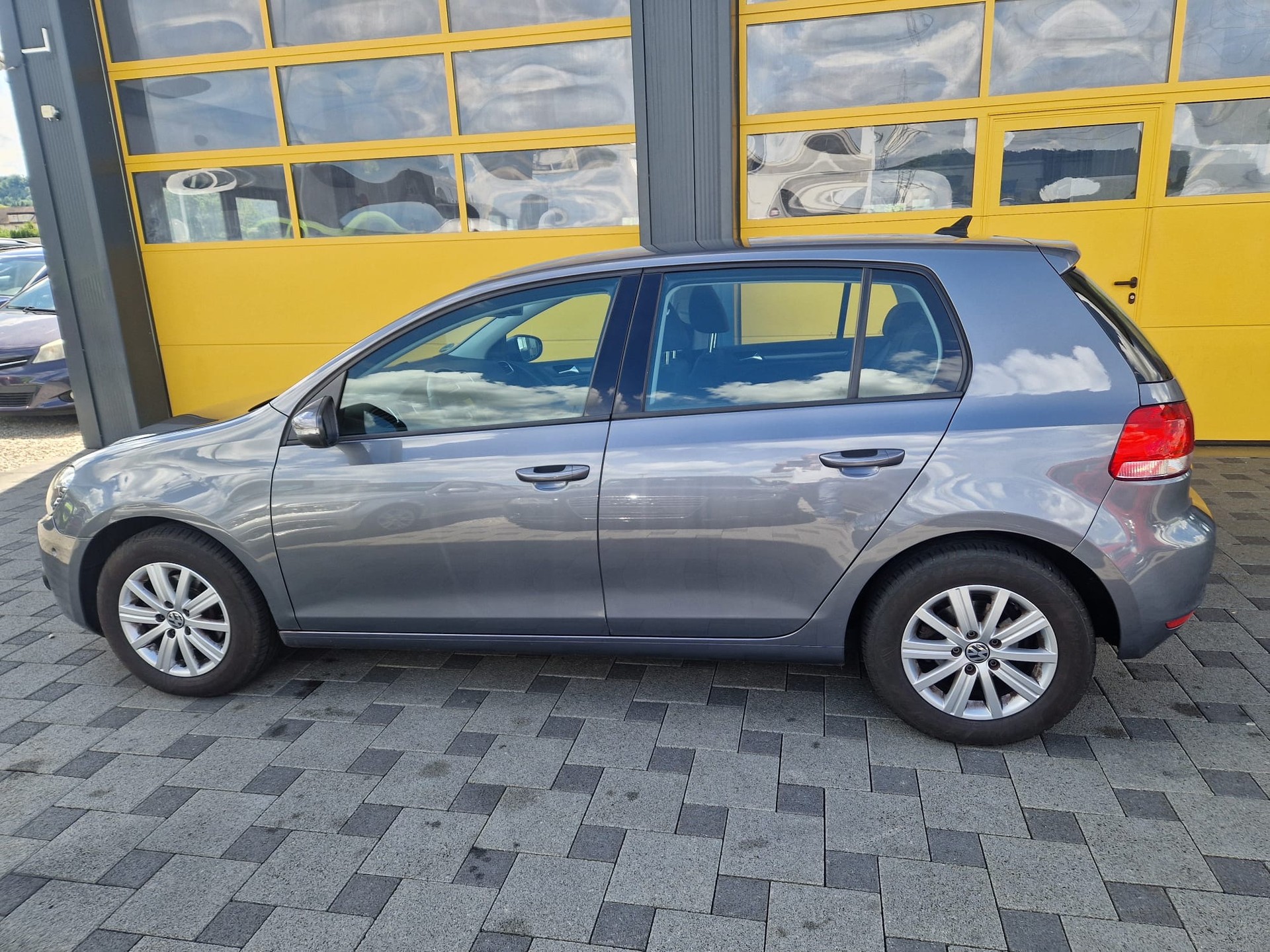 VW Golf 1.2 TSI BlueMotion Technology Team-image-6