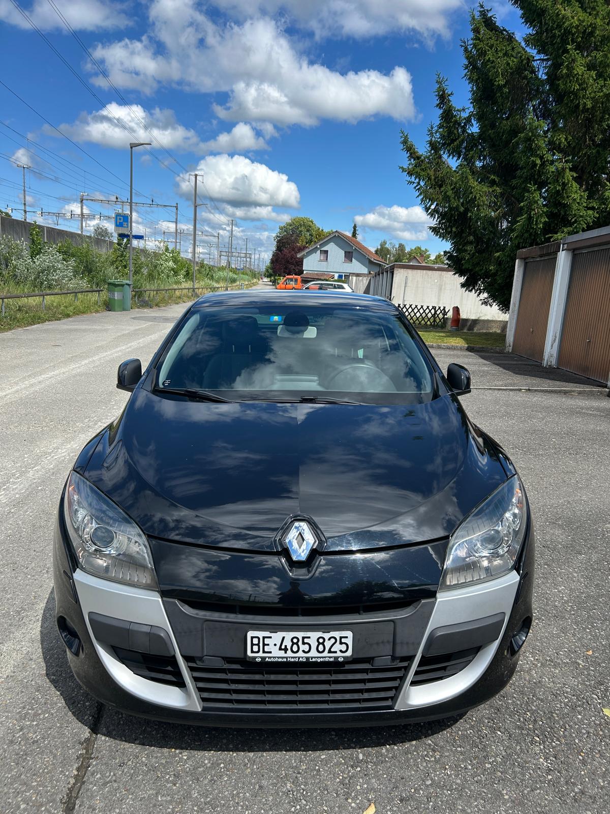 RENAULT 1.4 TCe Bose Edition-image-1