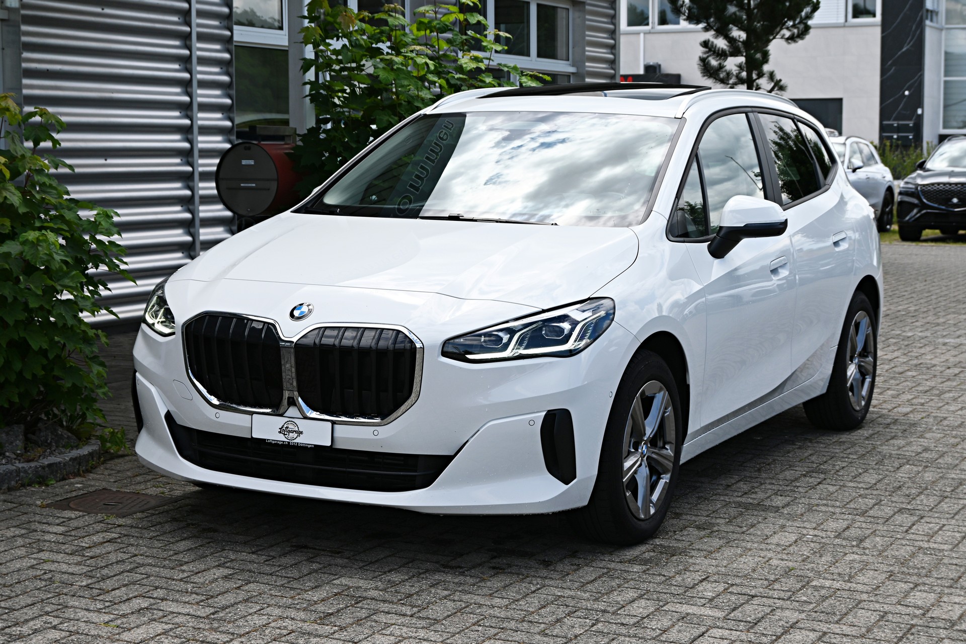 BMW 223d Active Tourer xDrive DKG 4X4 (CH Auto) + AHK 1500kg-image-1
