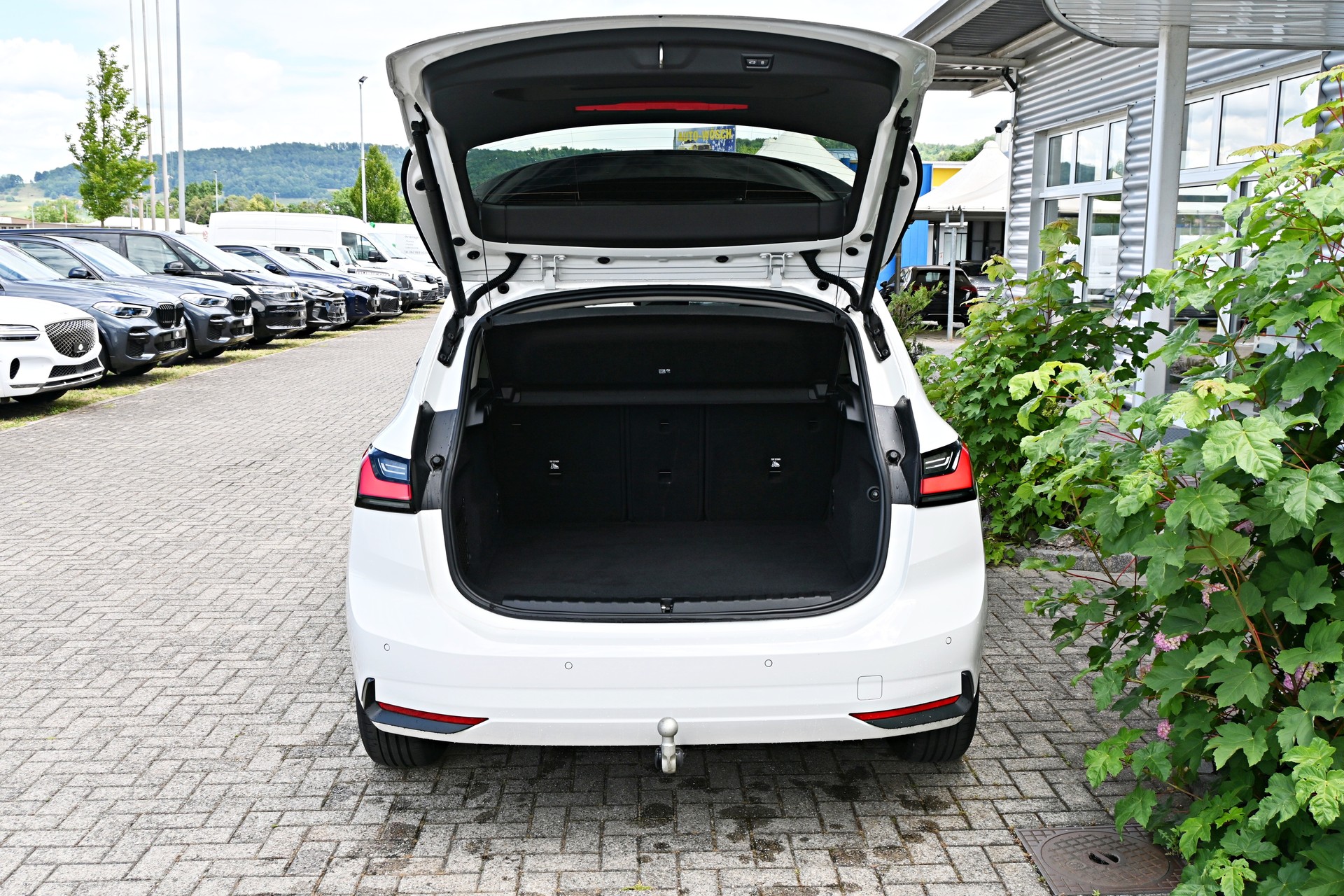 BMW 223d Active Tourer xDrive DKG 4X4 (CH Auto) + AHK 1500kg-image-8