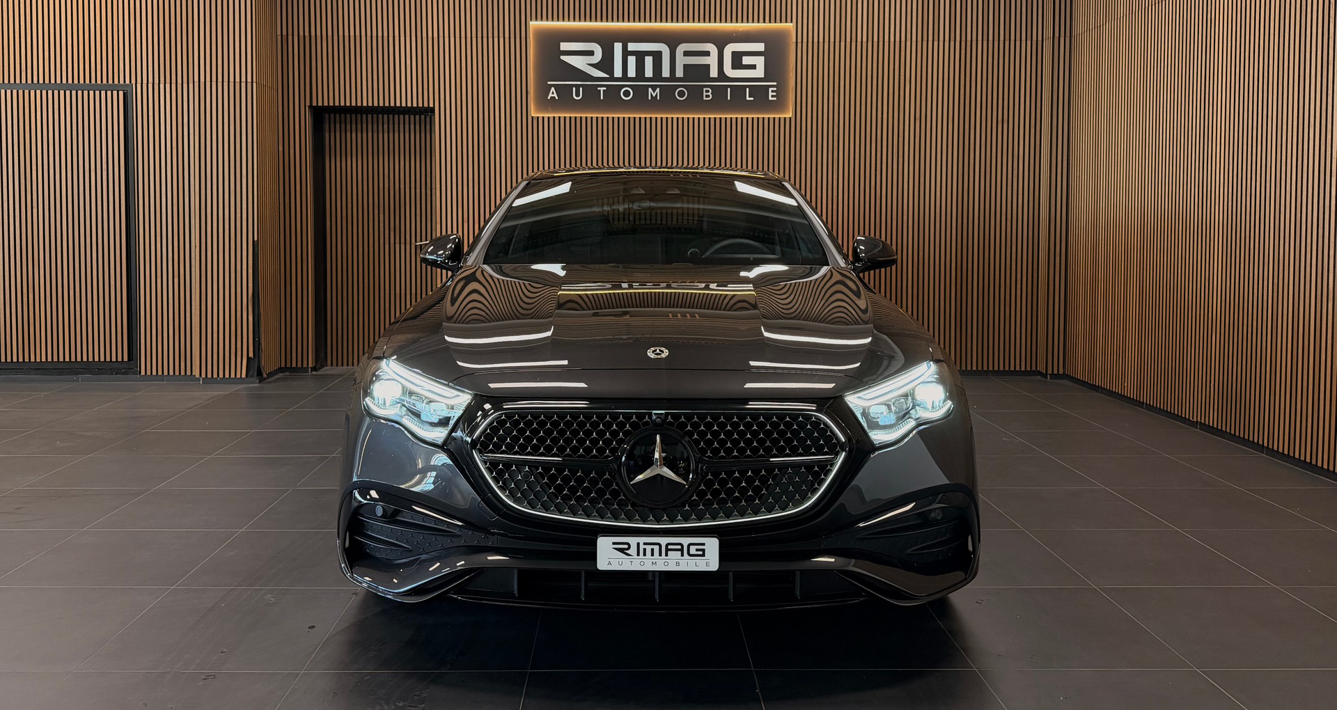 MERCEDES-BENZ E 400 e 4Matic 9G-Tronic | Ch-Fzg. | CarVertical | Vollausstattung-showroom-element-1
