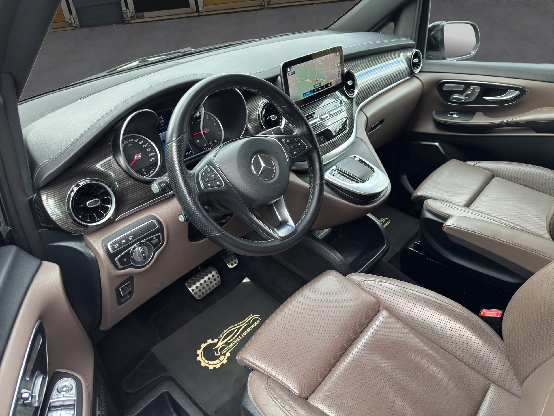 MERCEDES-BENZ V 300 d extralang Avantgarde 4Matic 9G-Tronic-image-8