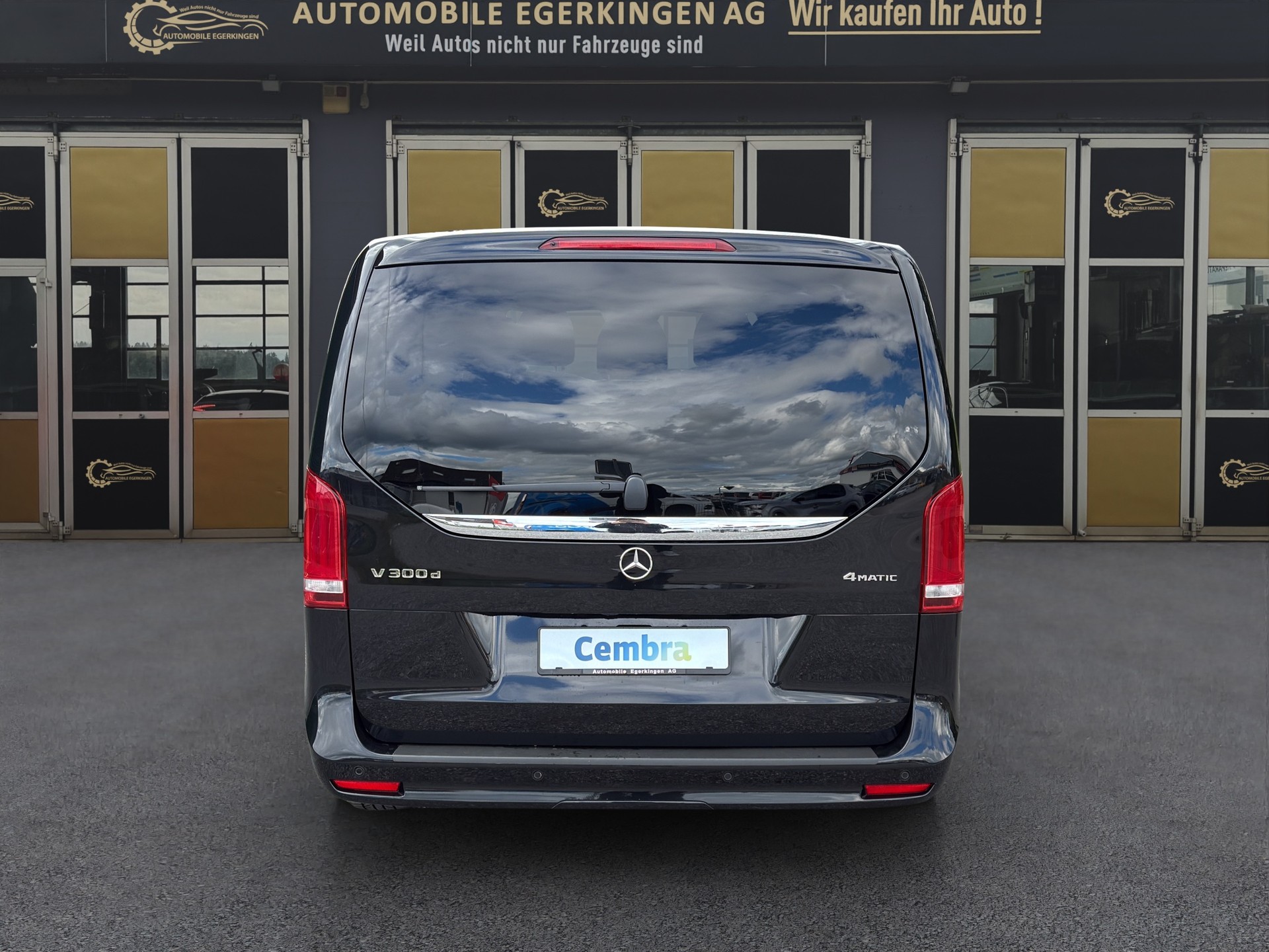 MERCEDES-BENZ V 300 d extralang Avantgarde 4Matic 9G-Tronic-image-5