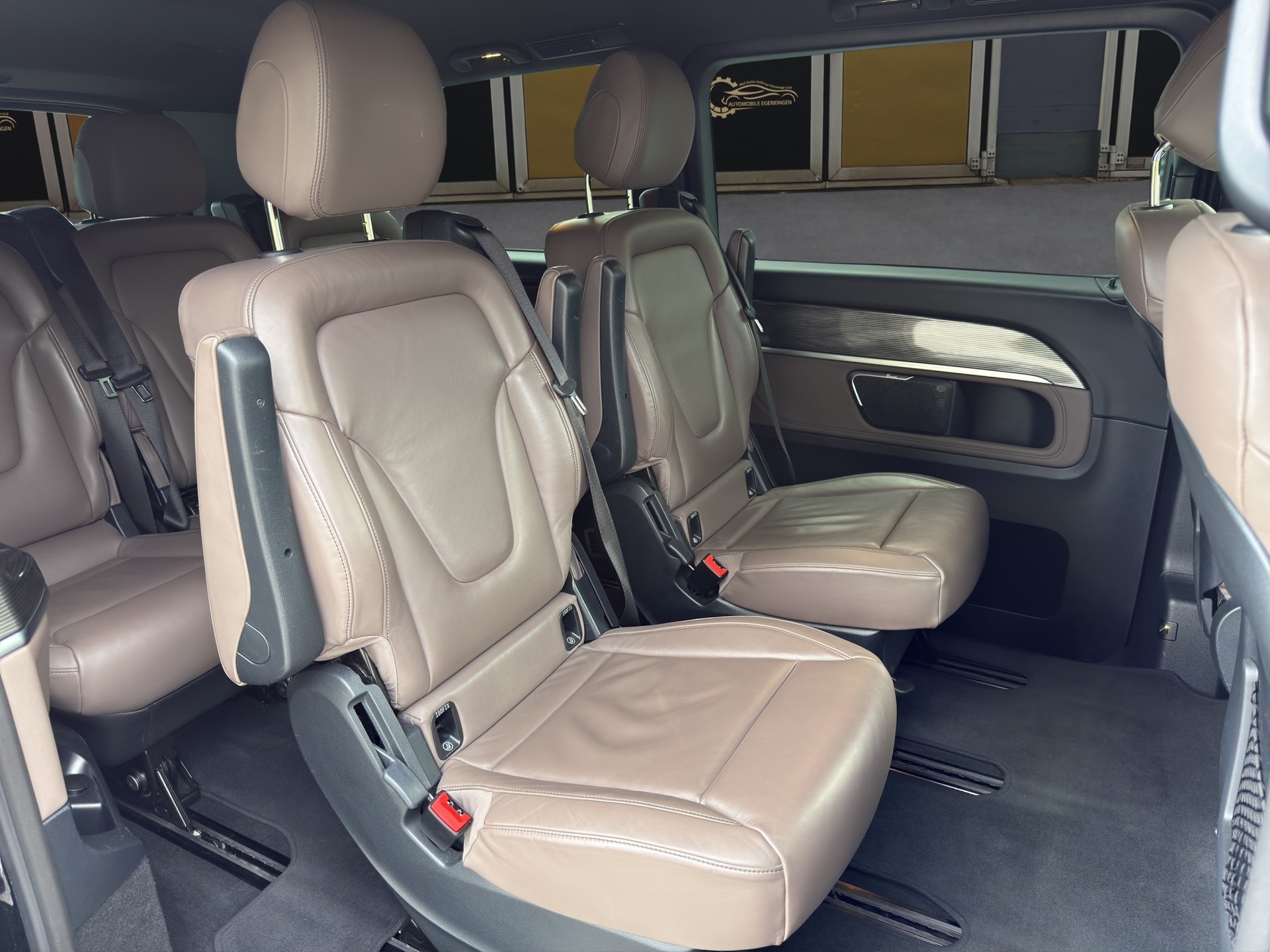 MERCEDES-BENZ V 300 d extralang Avantgarde 4Matic 9G-Tronic-image-12
