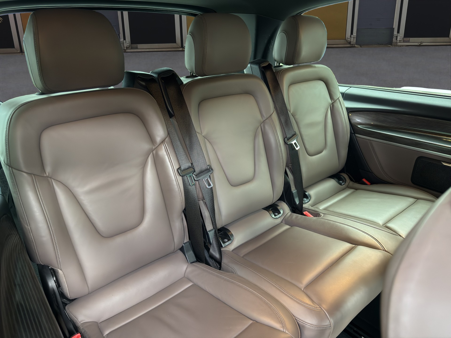 MERCEDES-BENZ V 300 d extralang Avantgarde 4Matic 9G-Tronic-image-13