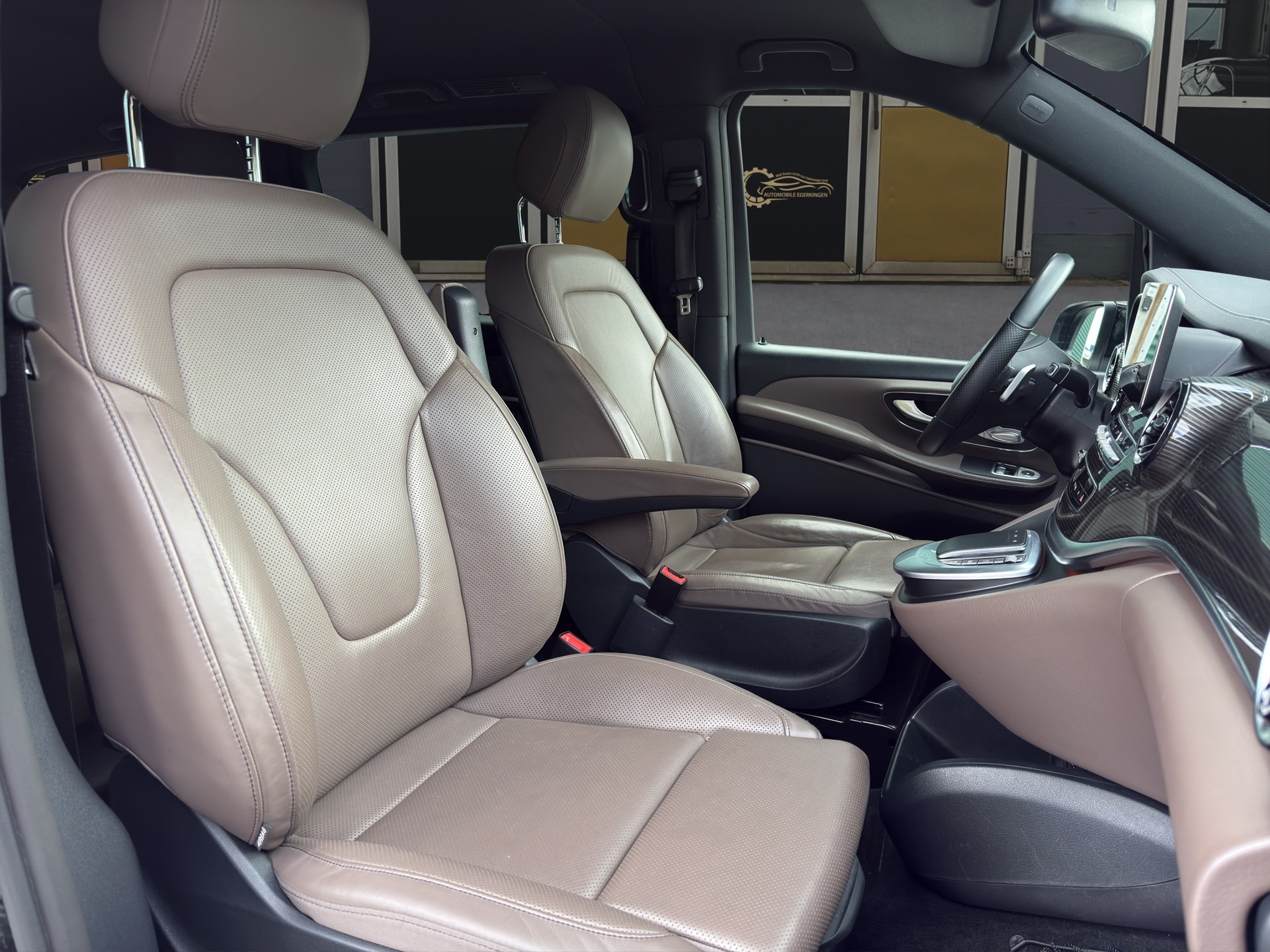 MERCEDES-BENZ V 300 d extralang Avantgarde 4Matic 9G-Tronic-image-9