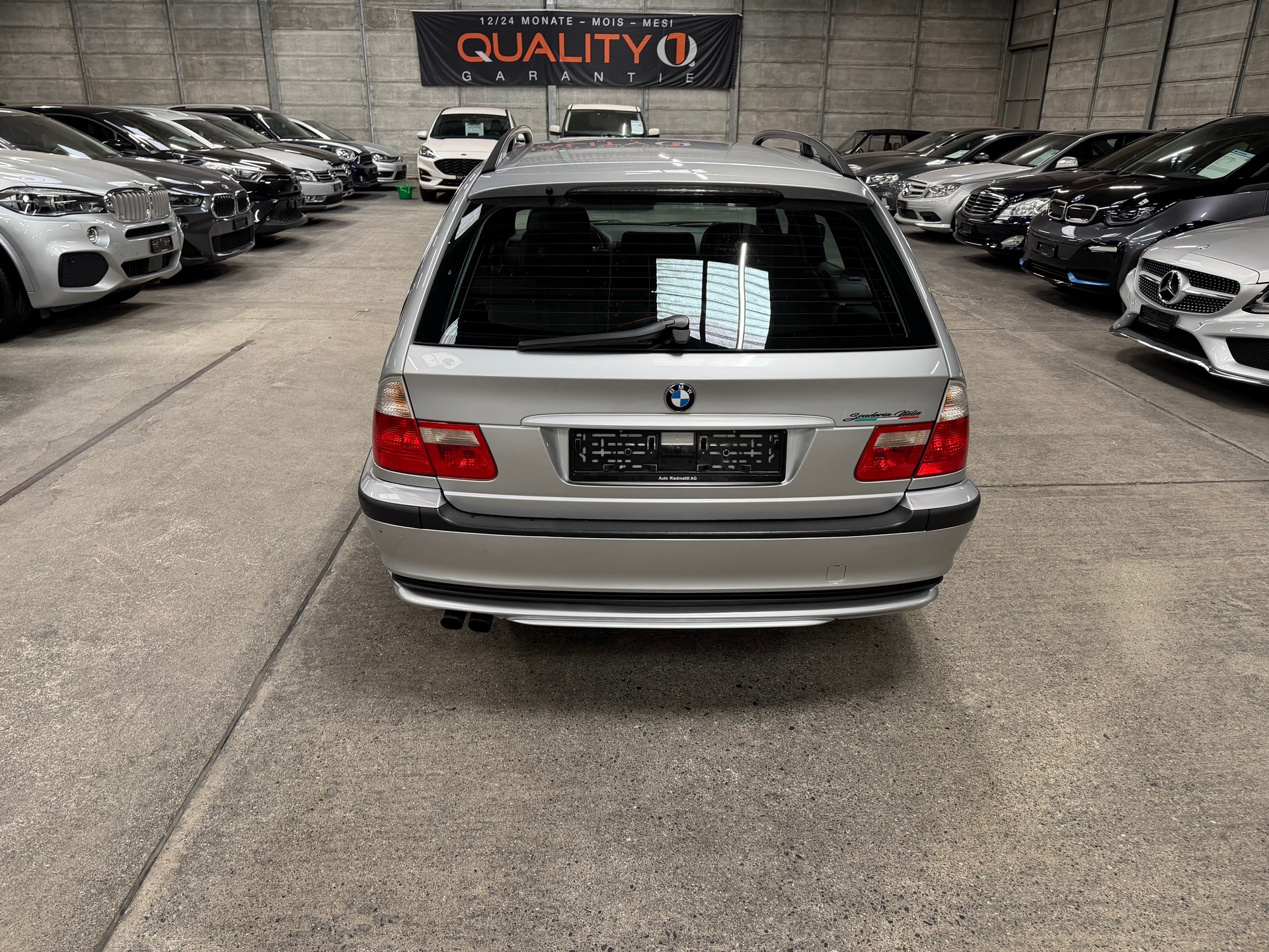 BMW 320i Touring-image-4
