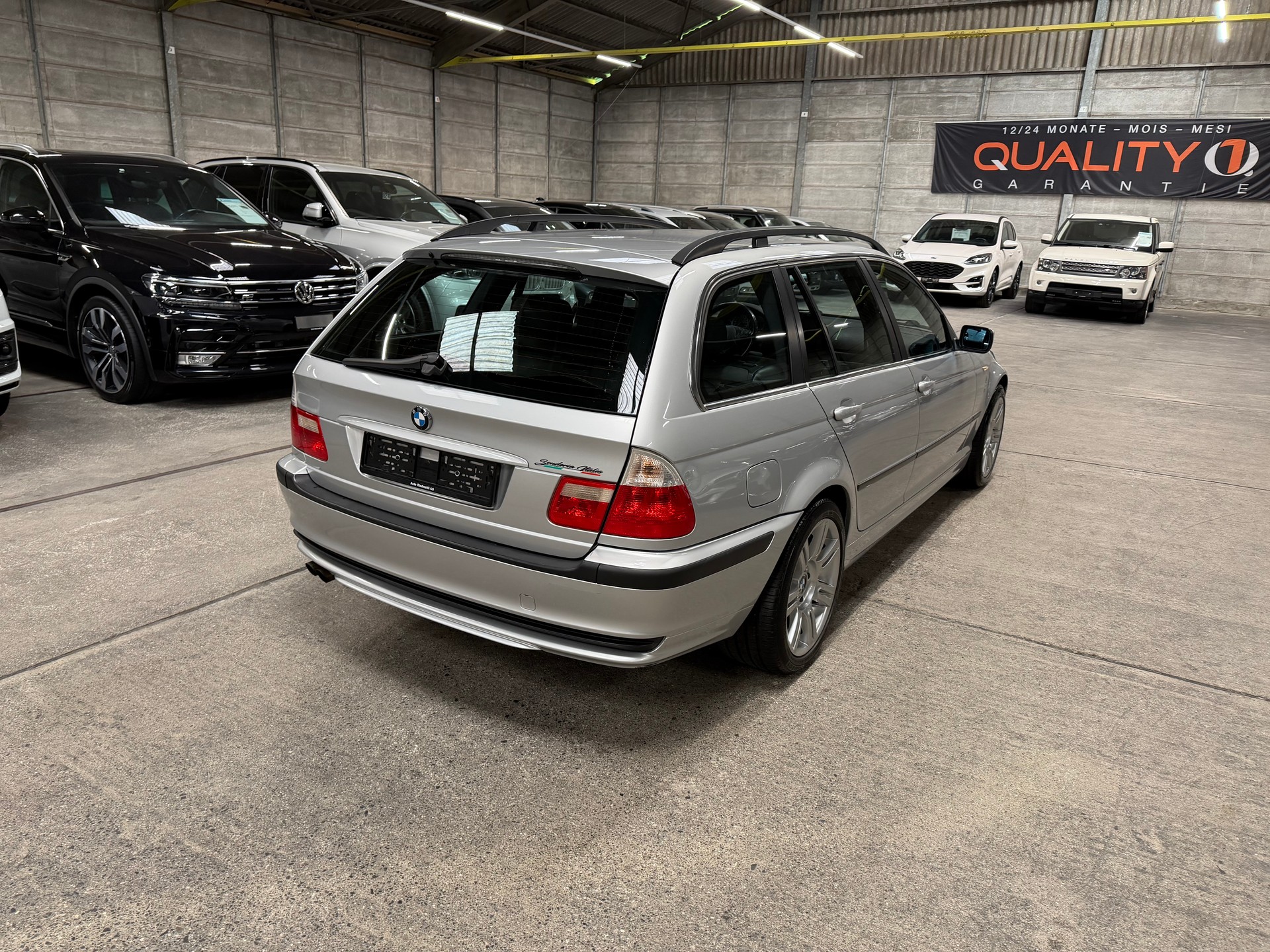 BMW 320i Touring-image-3