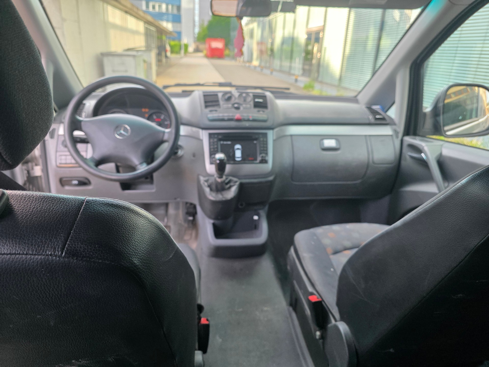 MERCEDES-BENZ Vito 111 CDI-image-9