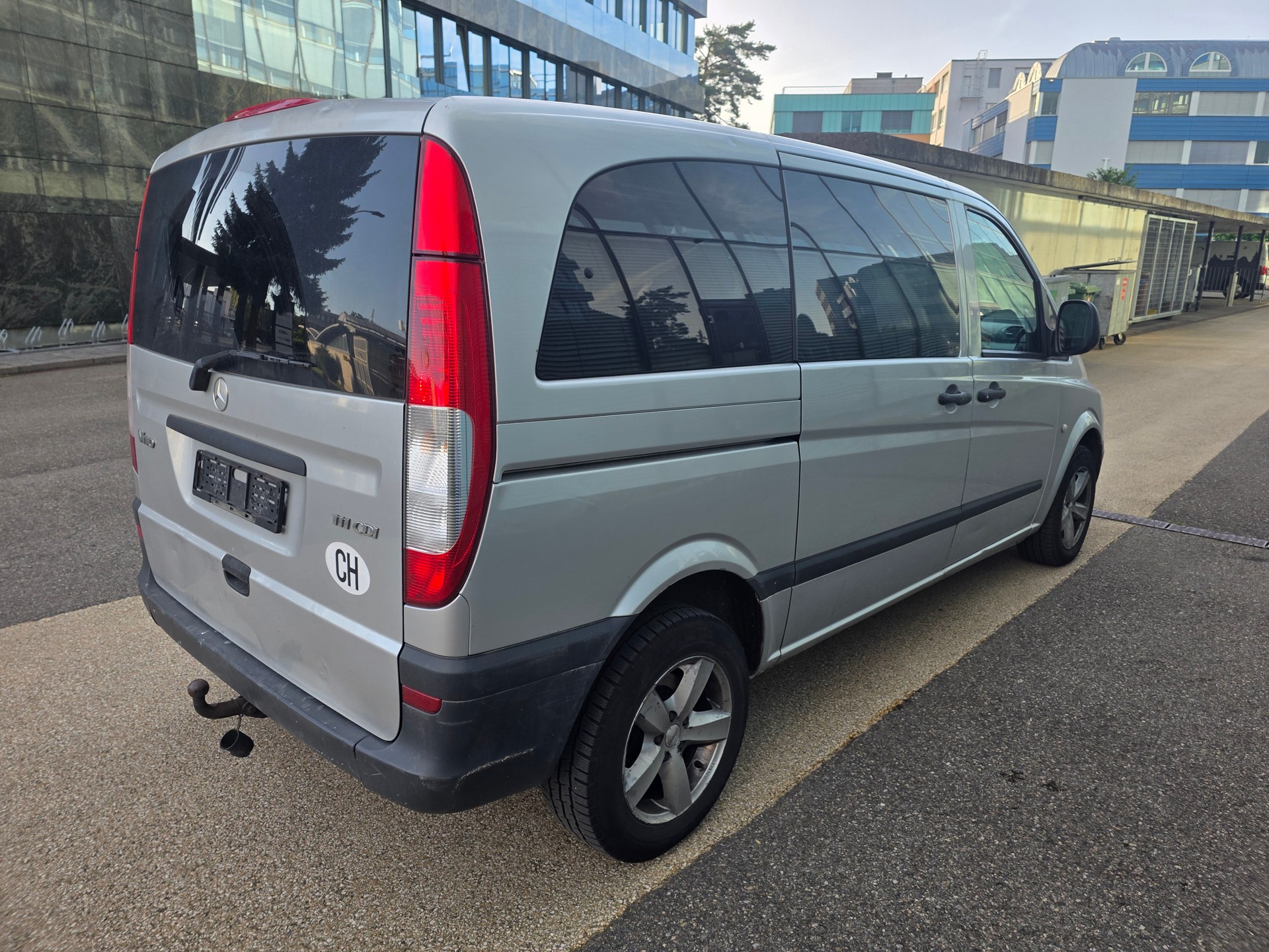MERCEDES-BENZ Vito 111 CDI-image-3