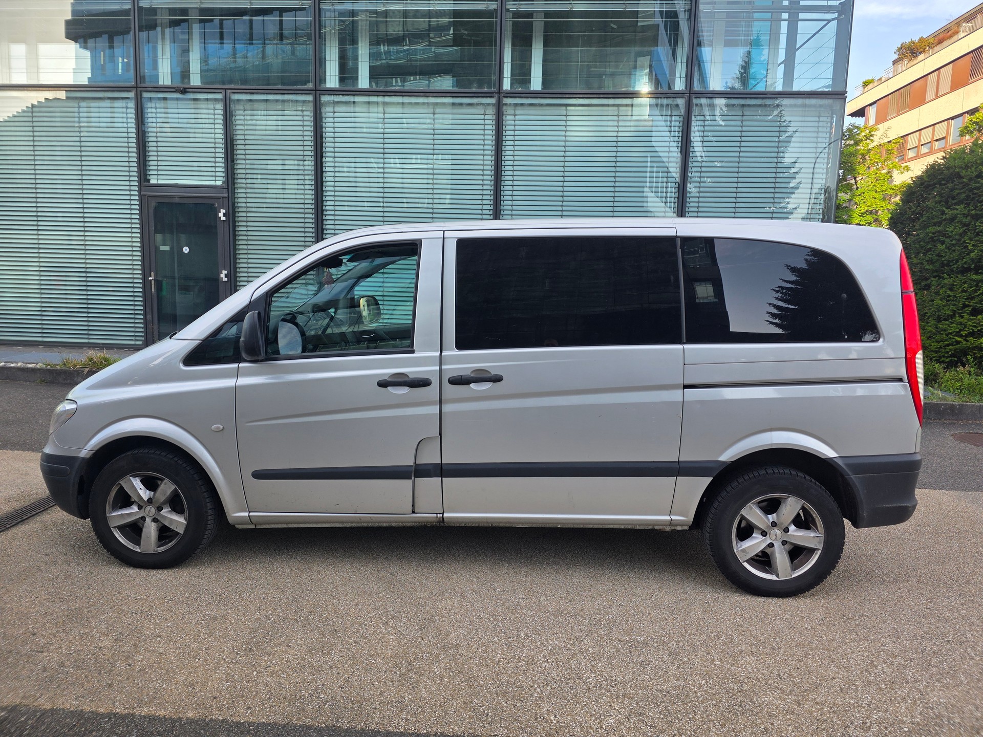 MERCEDES-BENZ Vito 111 CDI-image-5