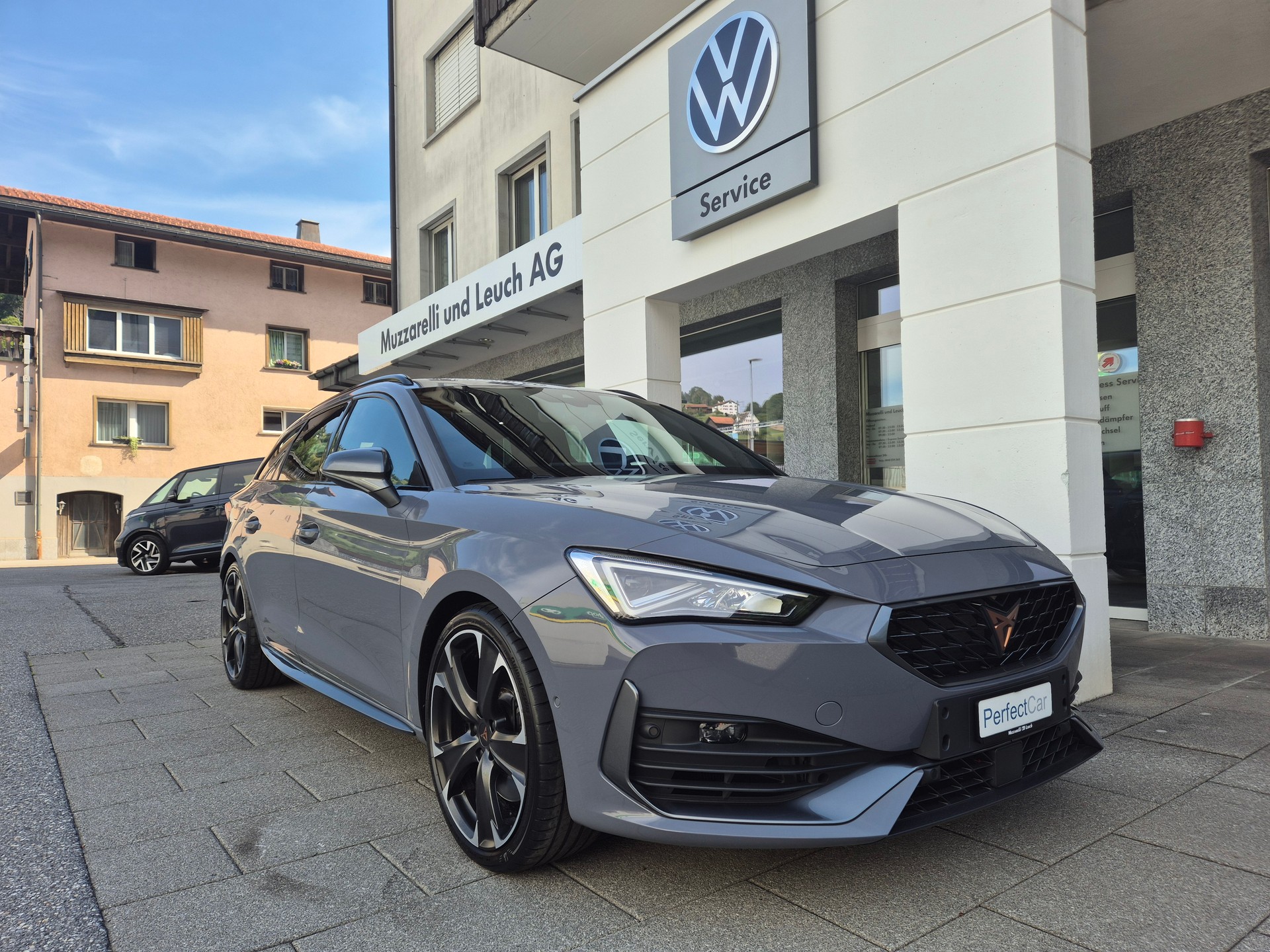 CUPRA LEON ST 2.0 TSI VZ DSG 4Drive-image-0
