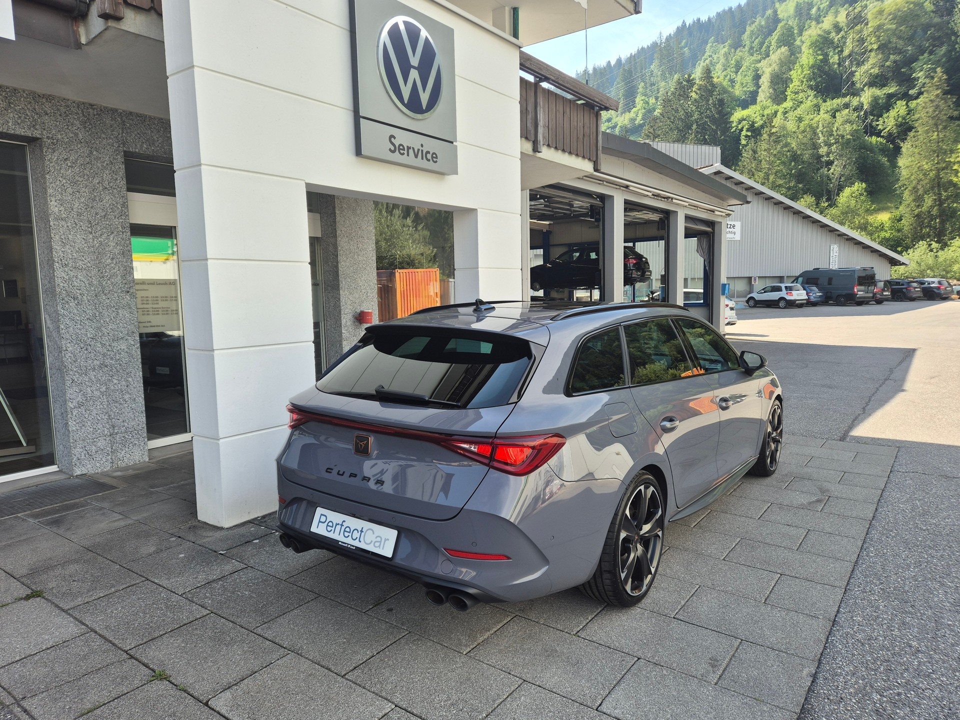 CUPRA LEON ST 2.0 TSI VZ DSG 4Drive-image-4