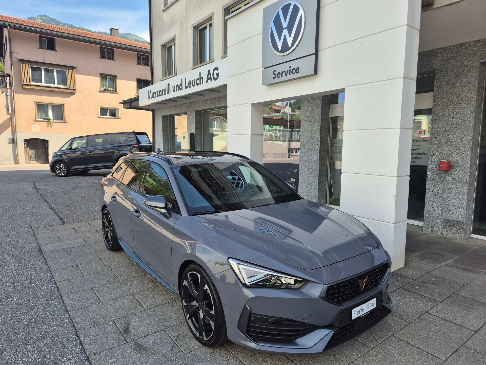 CUPRA LEON ST 2.0 TSI VZ DSG 4Drive-image-1