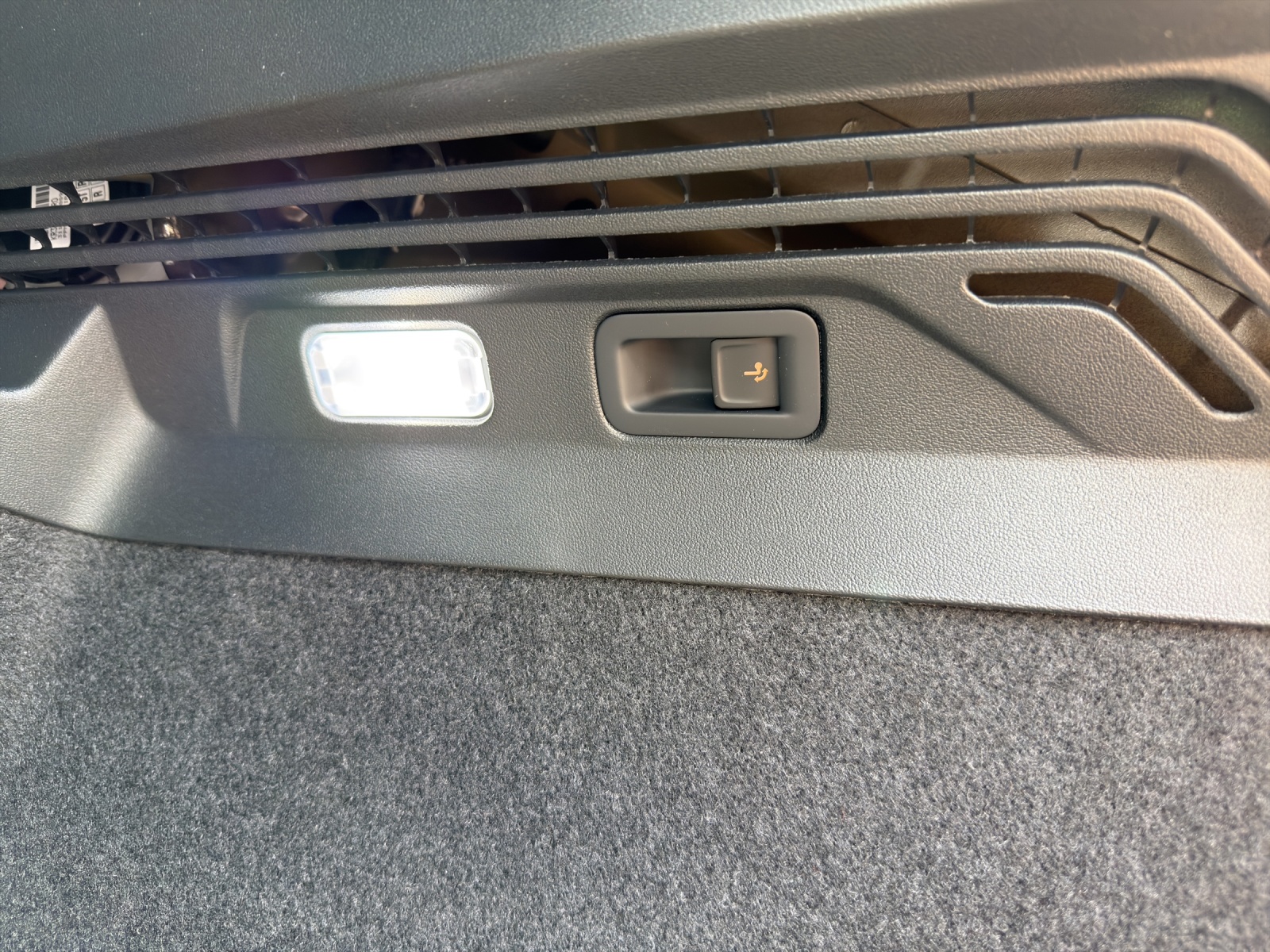 VW ID.4 Pro 77 kWh 4 Motion-image-13