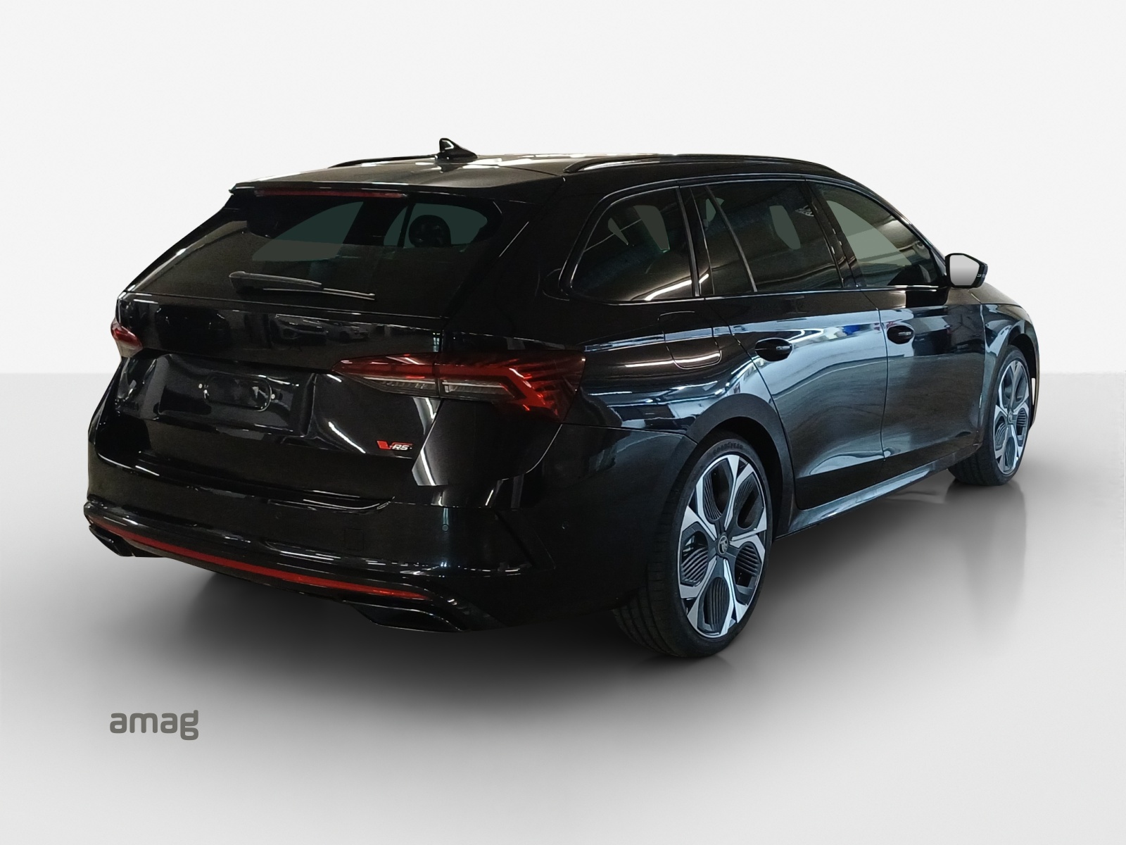 SKODA Octavia Combi 2.0 TSI DSG RS 30 Years Edition-image-4