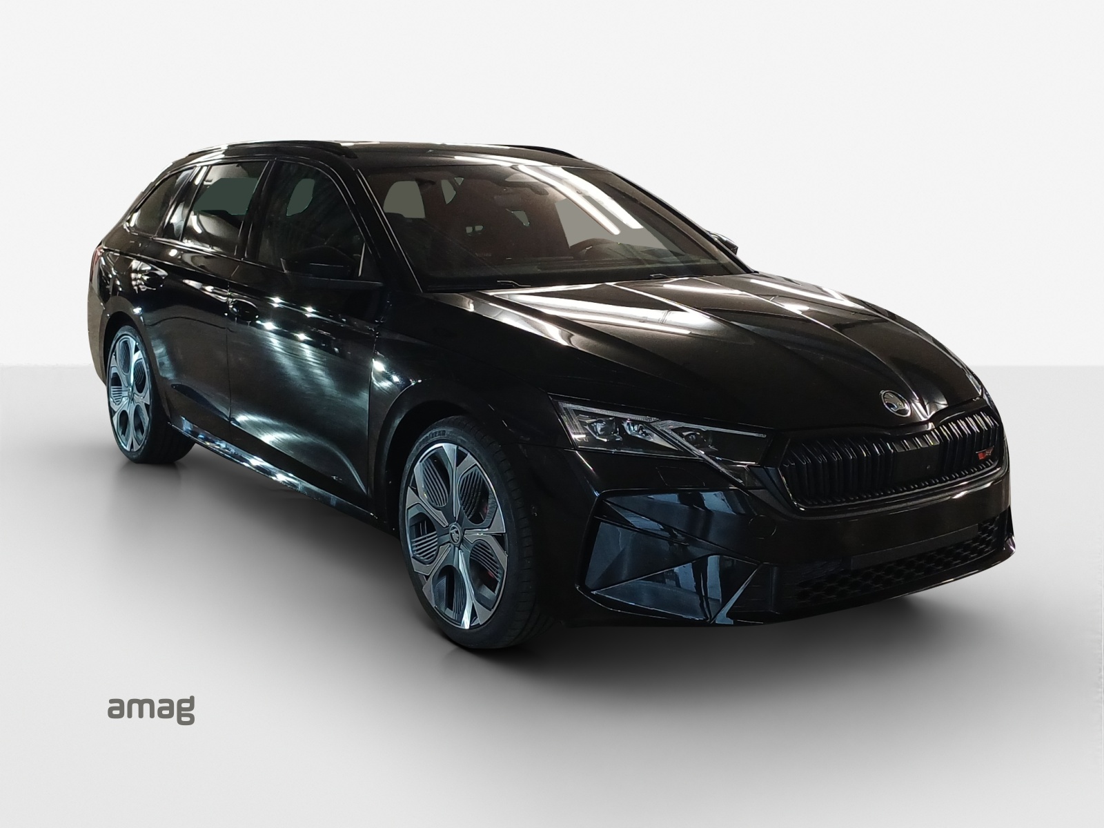 SKODA Octavia Combi 2.0 TSI DSG RS 30 Years Edition-image-5