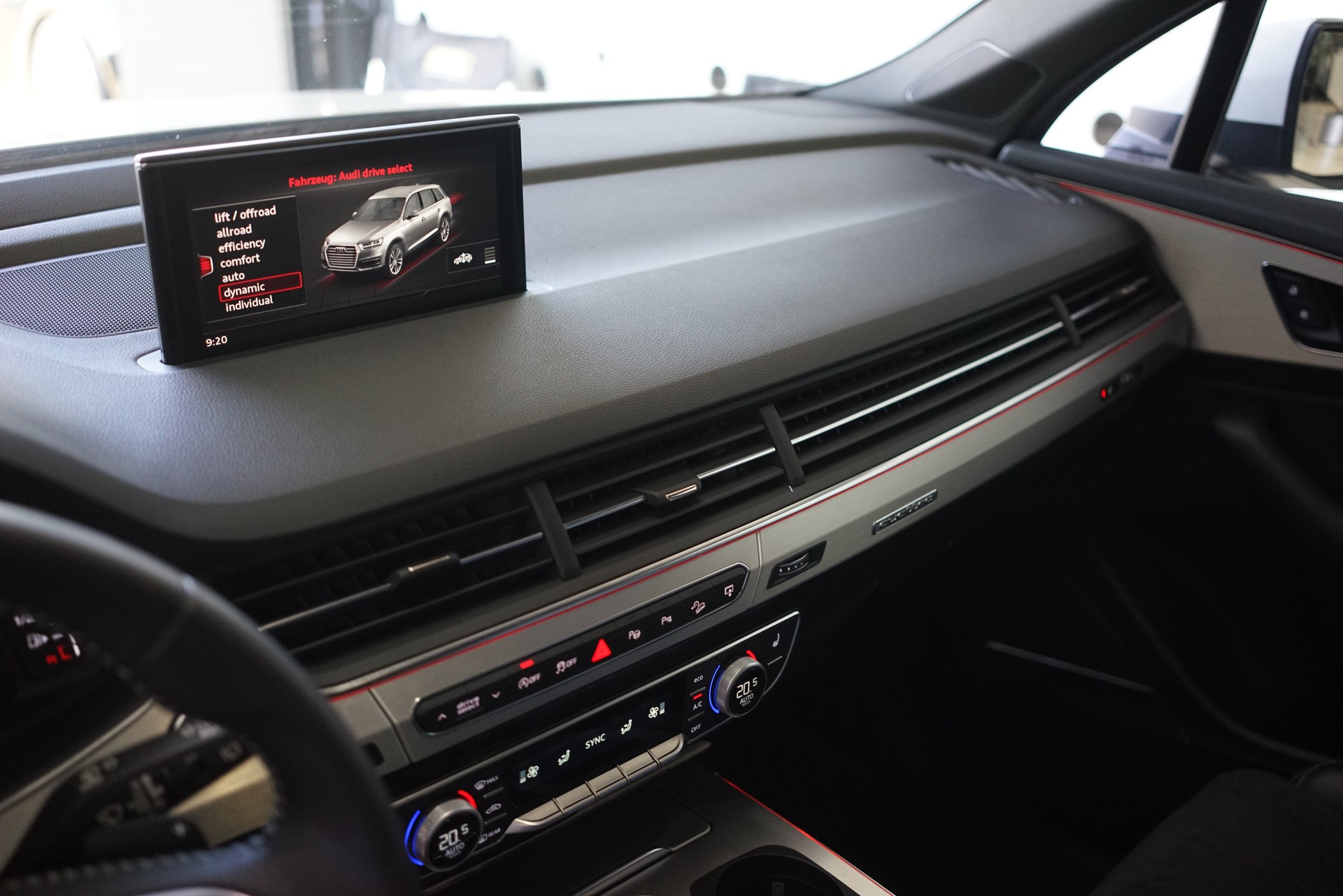 AUDI Q7 3.0 TDI quattro tiptronic-image-16