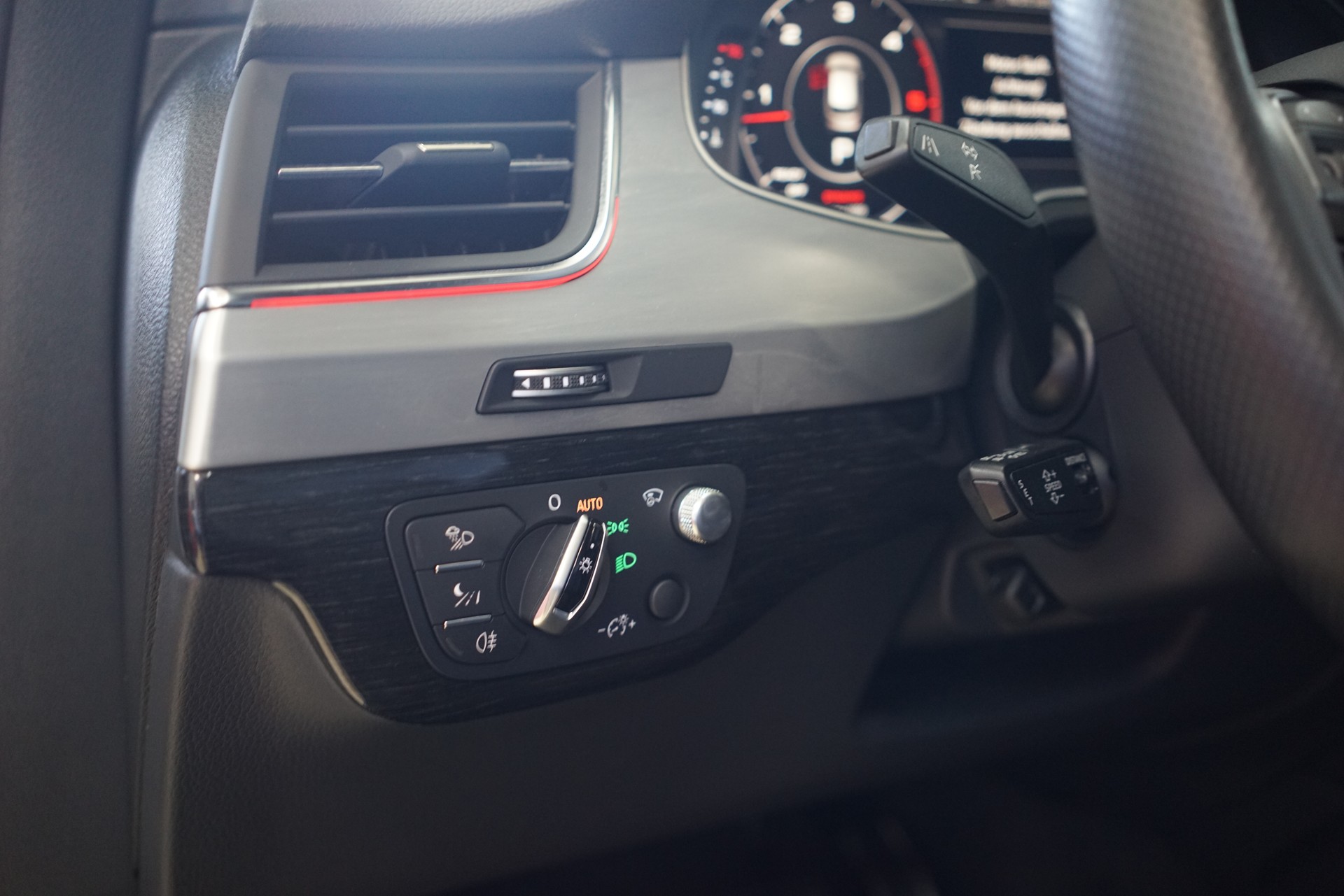 AUDI Q7 3.0 TDI quattro tiptronic-image-18