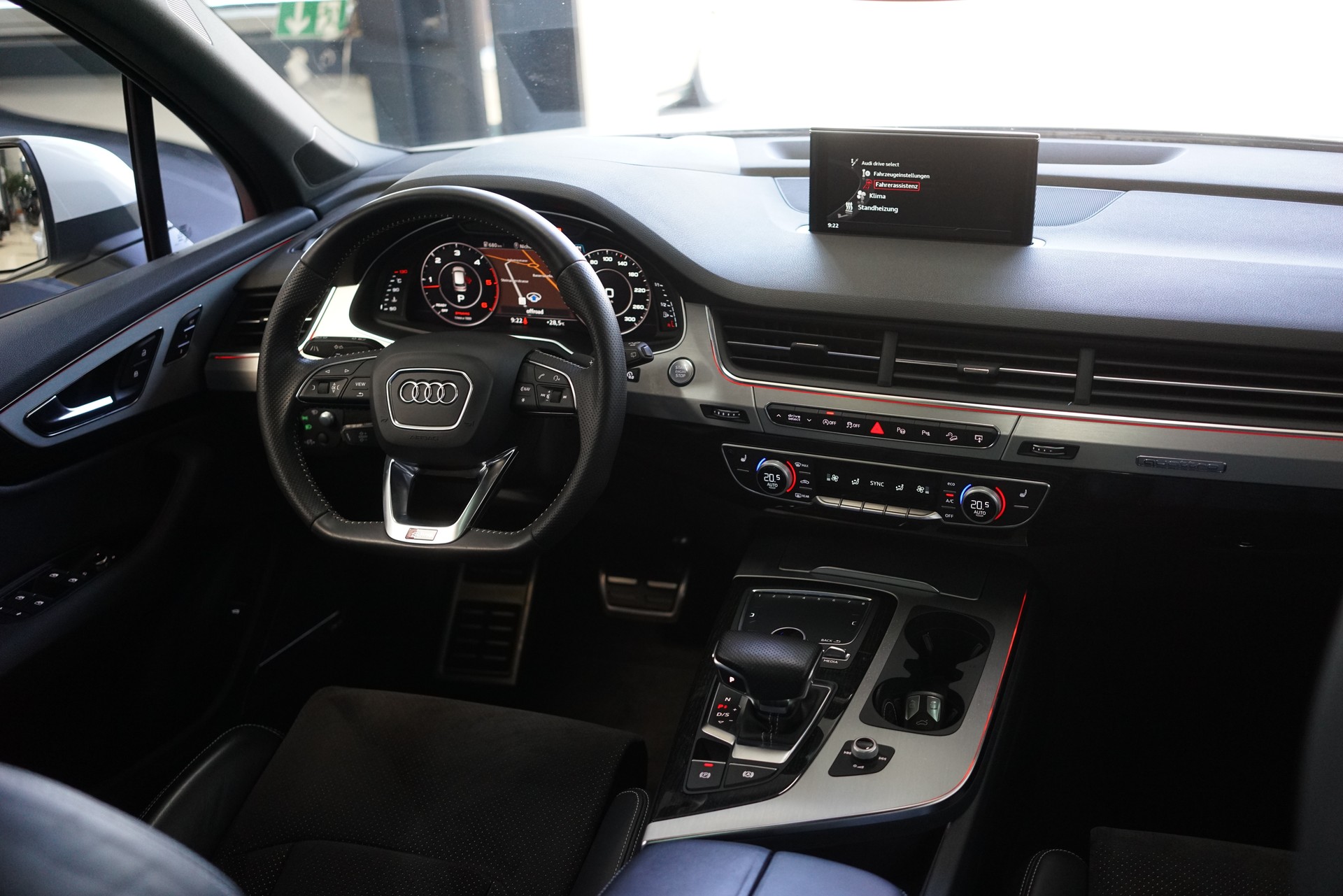 AUDI Q7 3.0 TDI quattro tiptronic-image-27