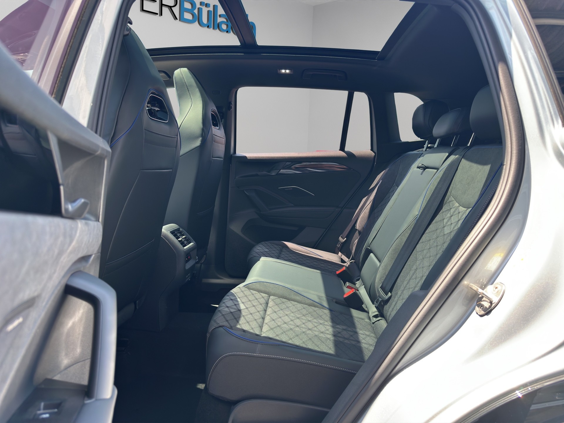 VW Tiguan 2.0 TDI SCR R-Line United 4Motion DSG-image-10