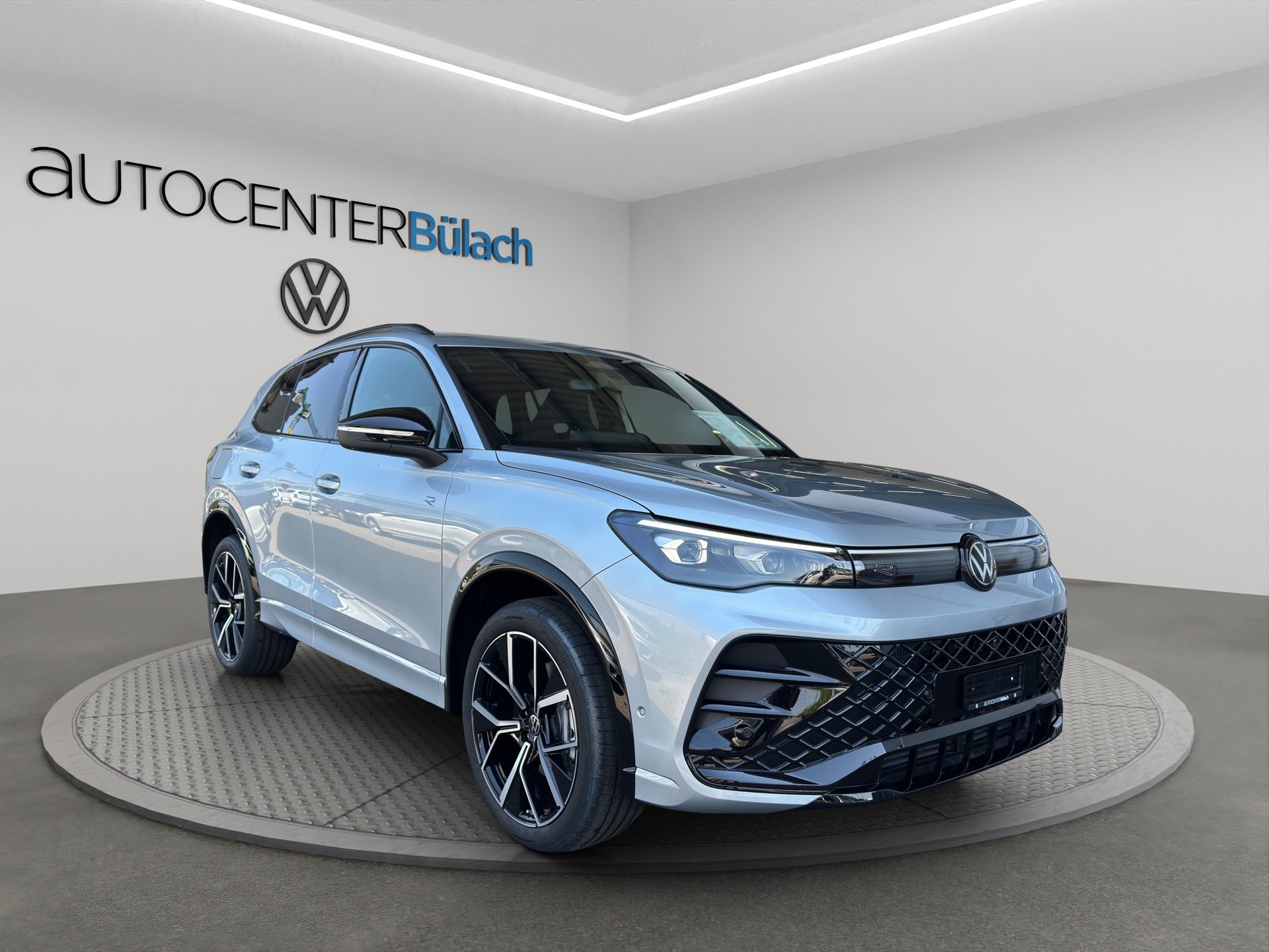 VW Tiguan 2.0 TDI SCR R-Line United 4Motion DSG-image-2