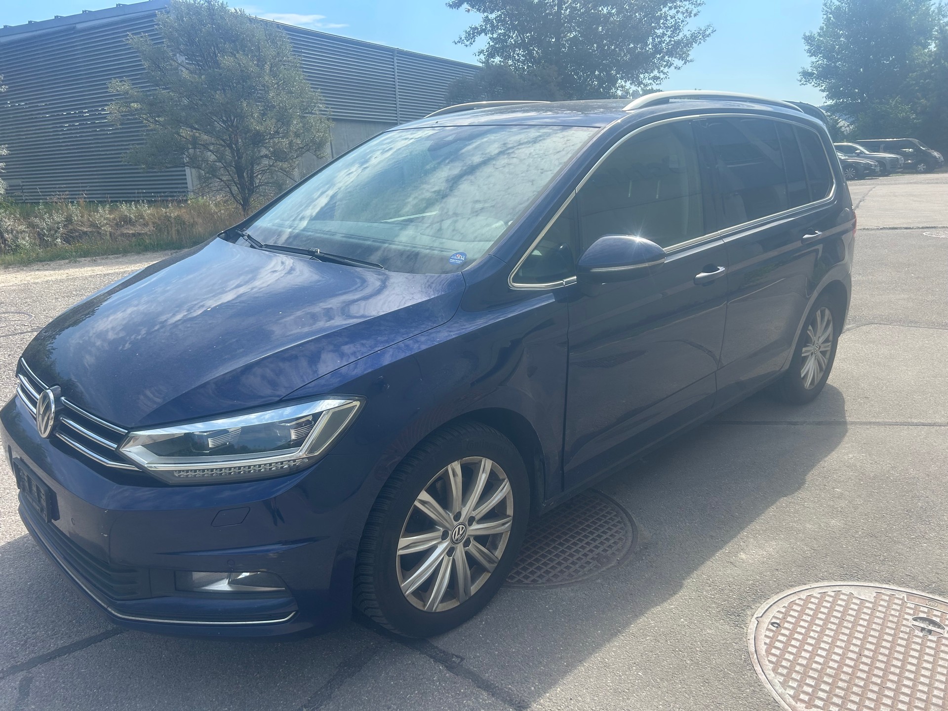 VW Touran 2.0 TDI BlueMotion Technology Highline DSG-image-1
