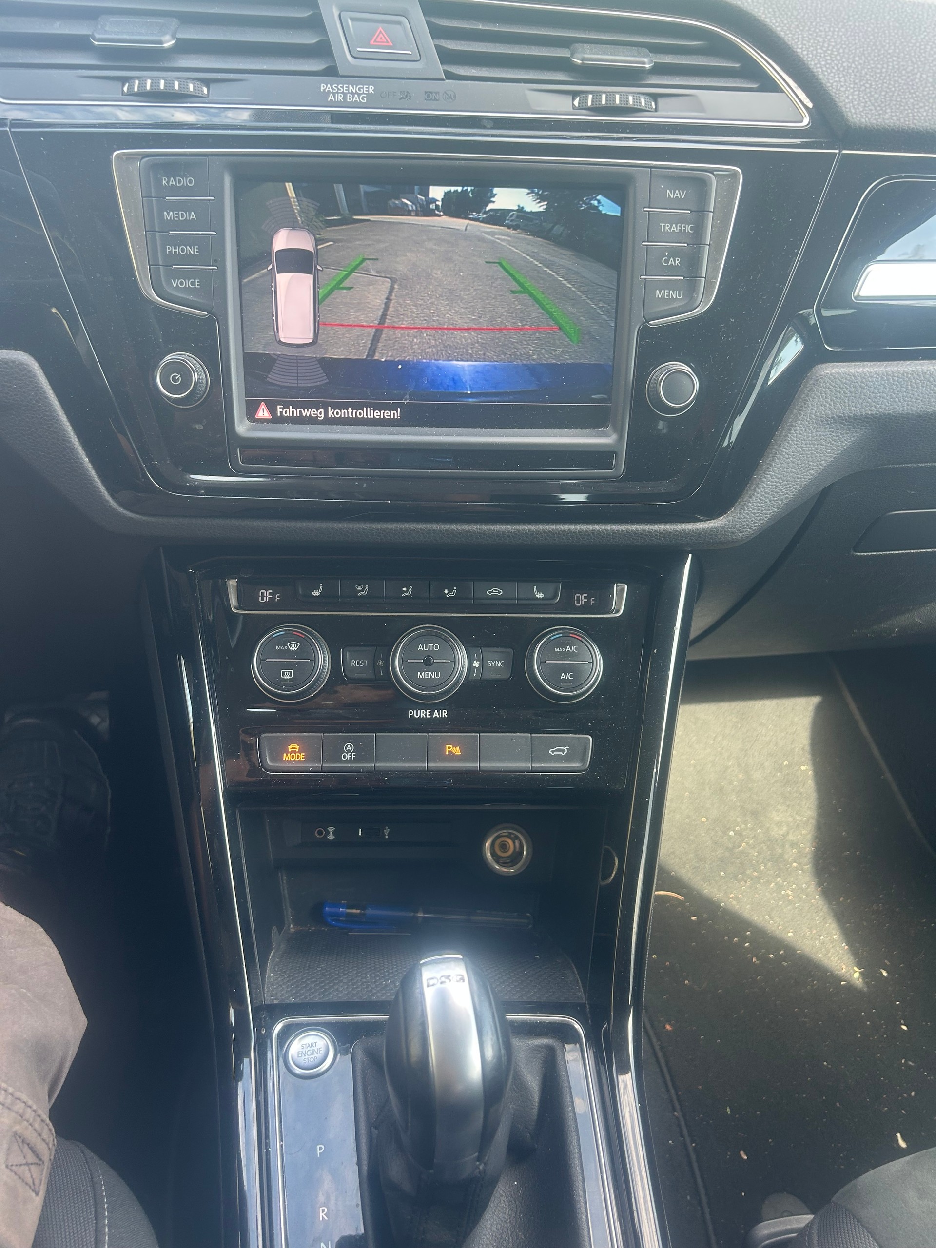 VW Touran 2.0 TDI BlueMotion Technology Highline DSG-image-8