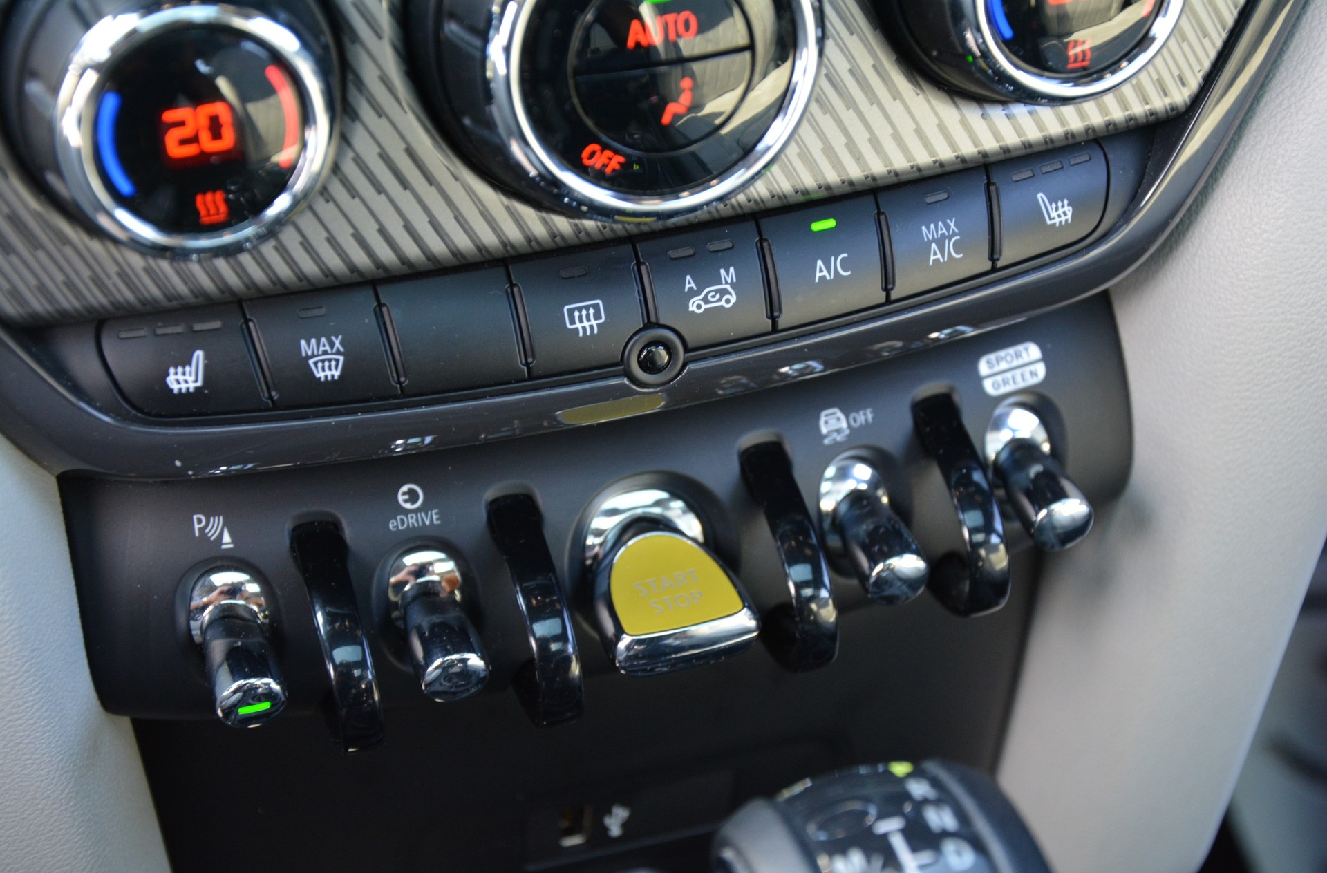 MINI Countryman Cooper SE ALL4 PHEV Steptronic-image-14