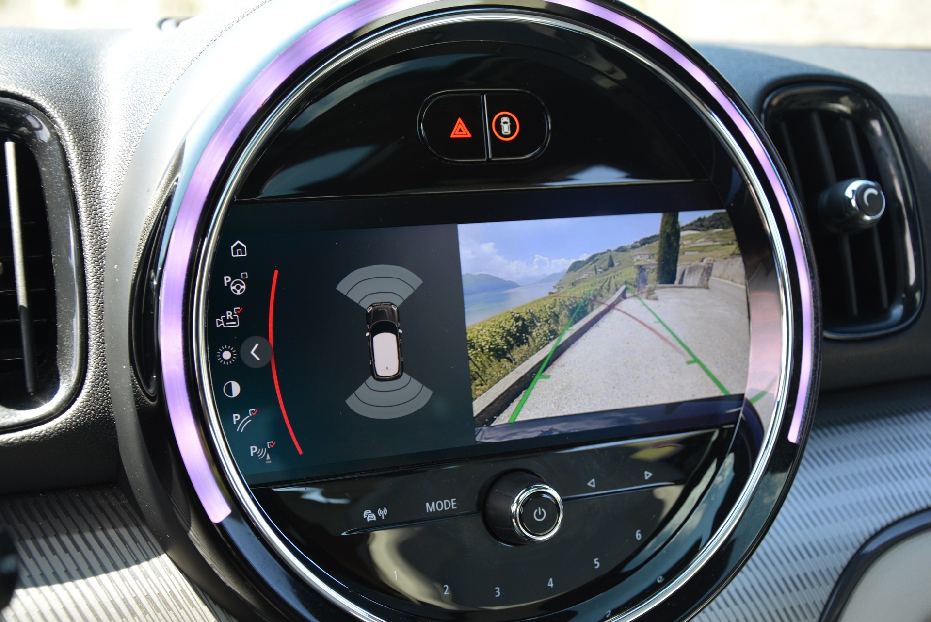 MINI Countryman Cooper SE ALL4 PHEV Steptronic-image-12